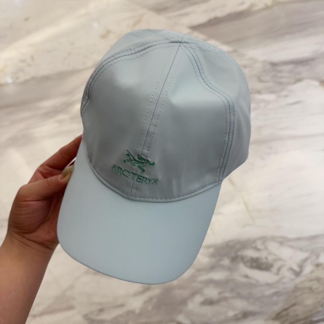 

始祖鸟 新款高版本速干面料棒球帽，大牌同步，超好搭配，出货！