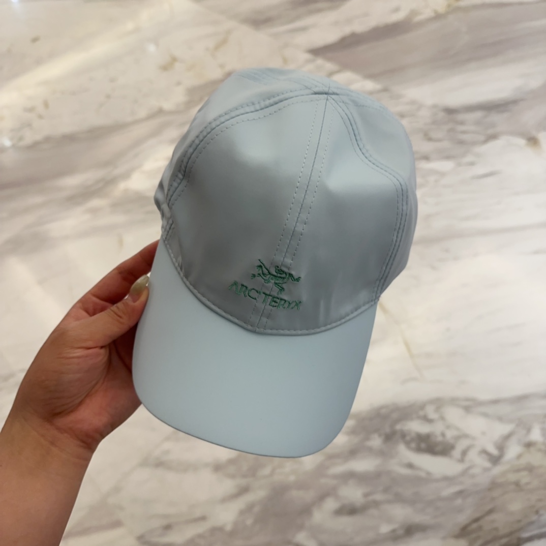 

始祖鸟 新款高版本速干面料棒球帽，大牌同步，超好搭配，出货！