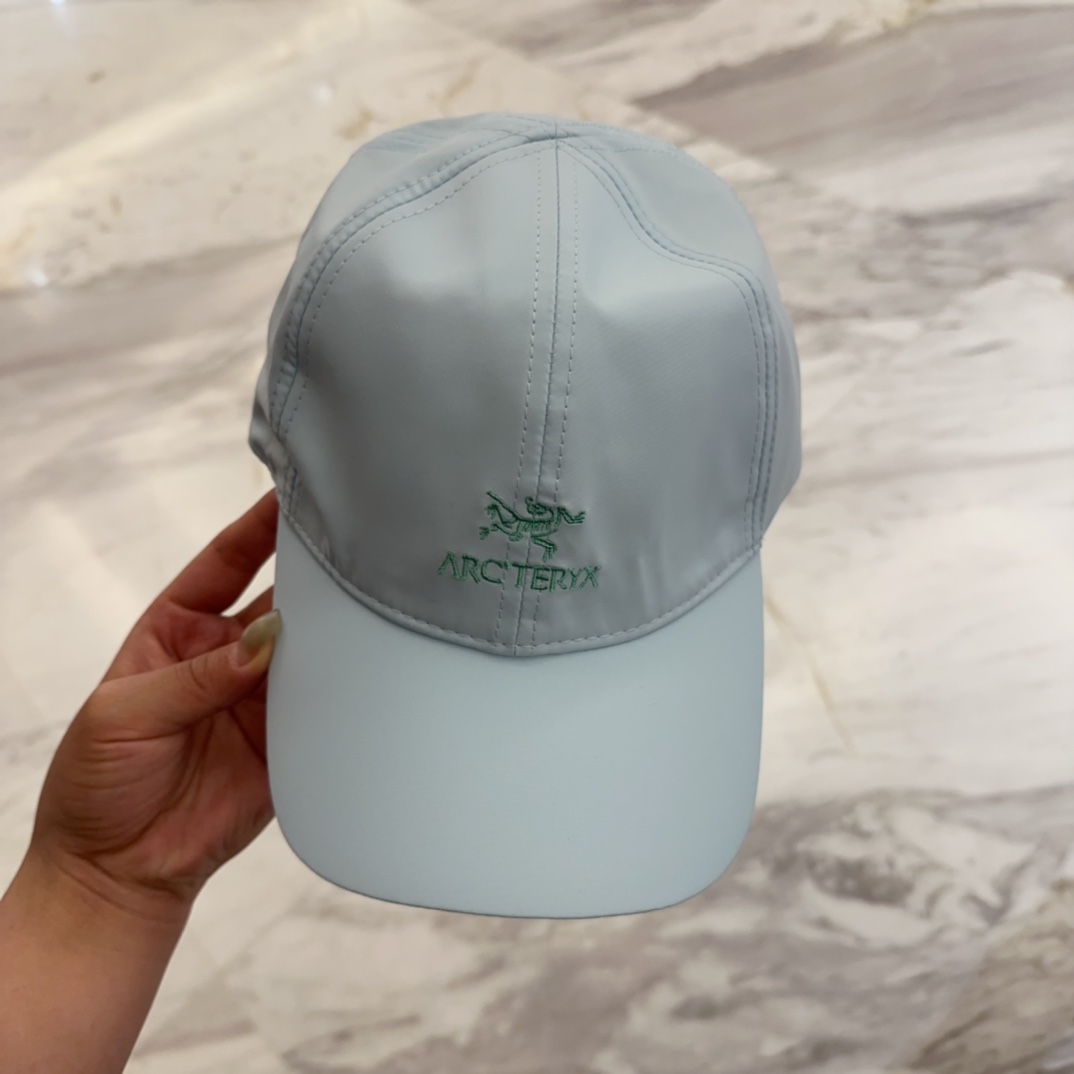 

始祖鸟 新款高版本速干面料棒球帽，大牌同步，超好搭配，出货！