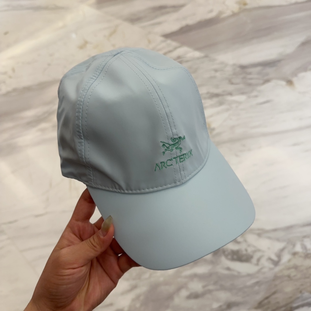 

始祖鸟 新款高版本速干面料棒球帽，大牌同步，超好搭配，出货！