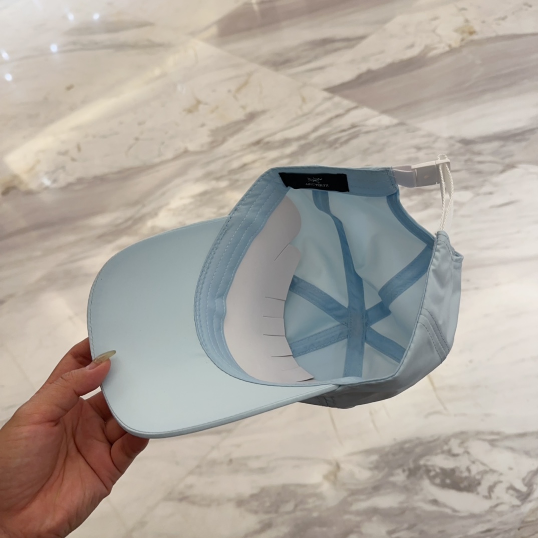 

始祖鸟 新款高版本速干面料棒球帽，大牌同步，超好搭配，出货！