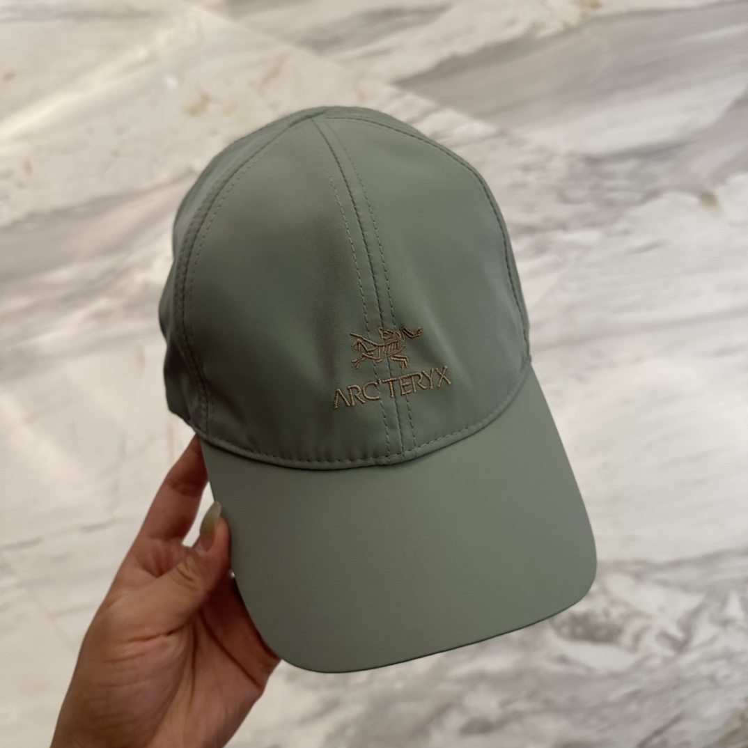 

始祖鸟 新款高版本速干面料棒球帽，大牌同步，超好搭配，出货！