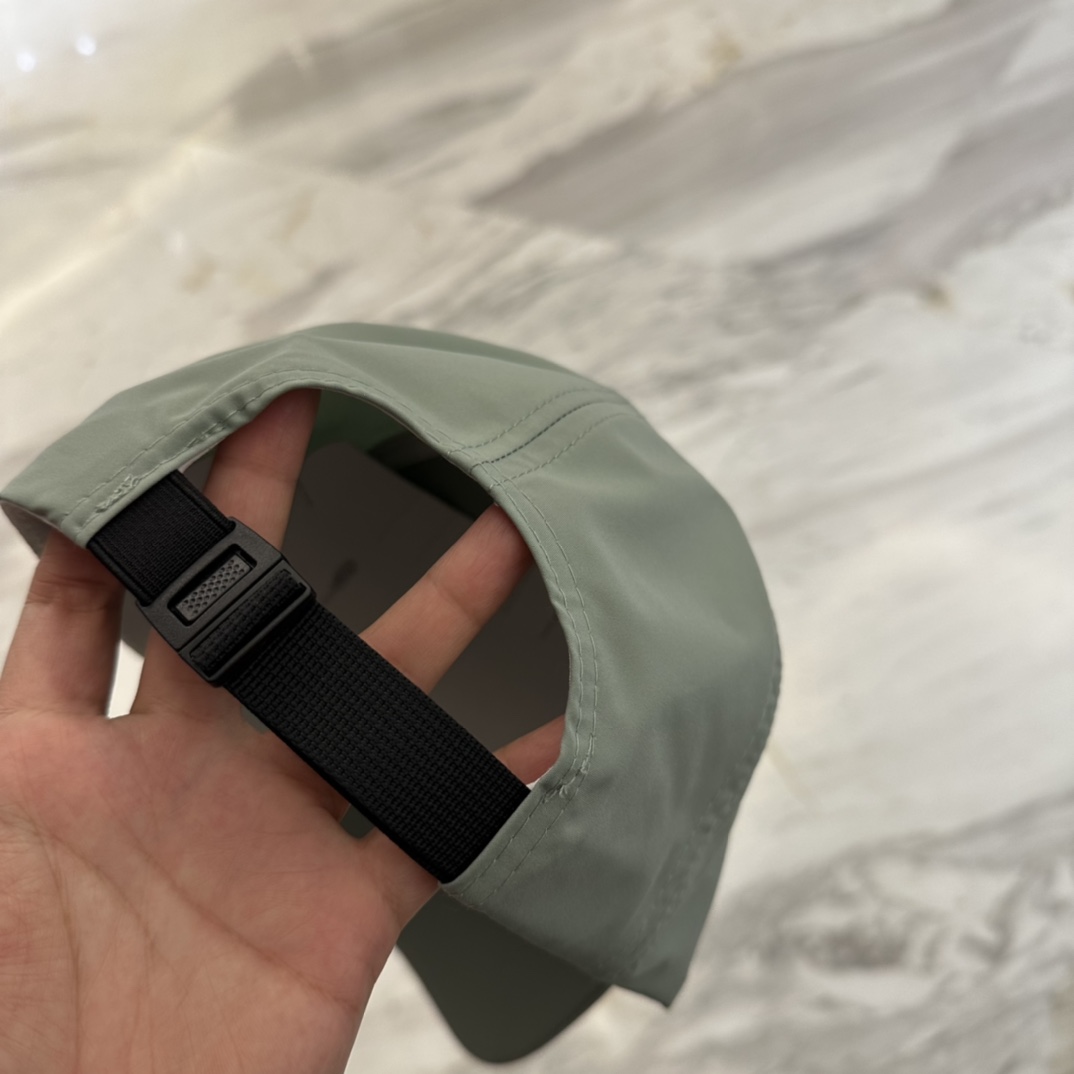 

始祖鸟 新款高版本速干面料棒球帽，大牌同步，超好搭配，出货！