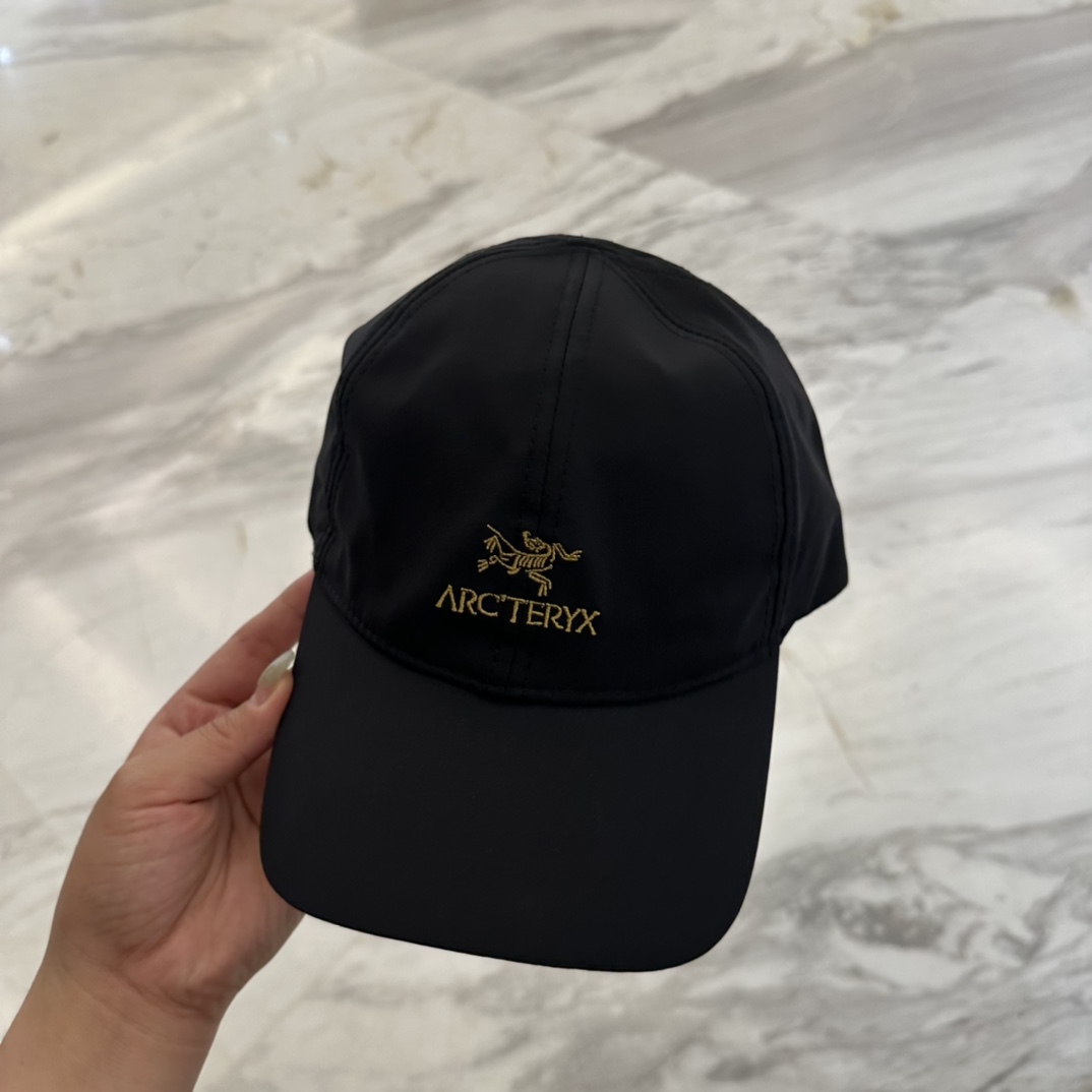 

始祖鸟 新款高版本速干面料棒球帽，大牌同步，超好搭配，出货！