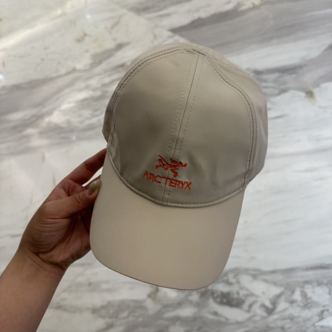 

始祖鸟 新款高版本速干面料棒球帽，大牌同步，超好搭配，出货！