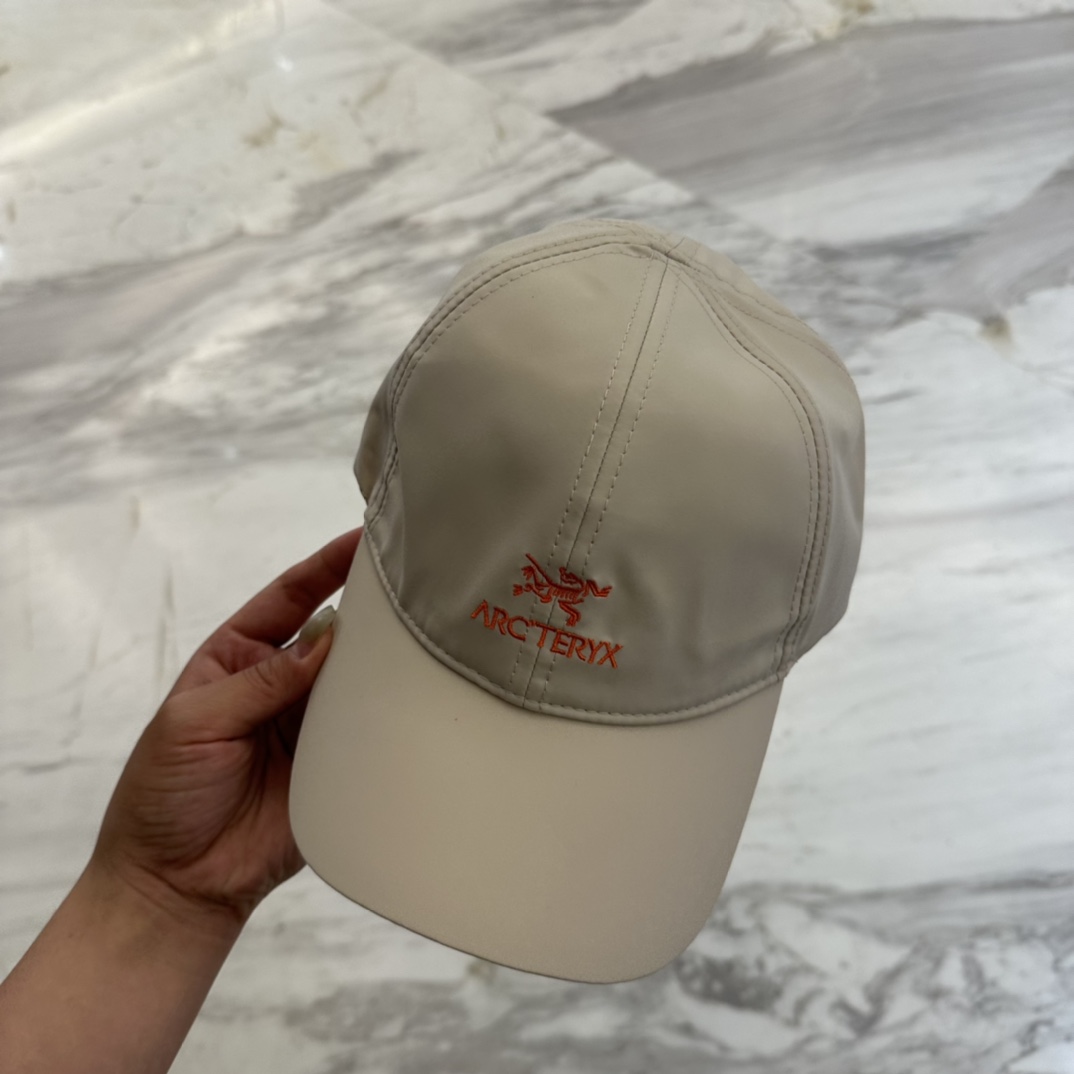 

始祖鸟 新款高版本速干面料棒球帽，大牌同步，超好搭配，出货！