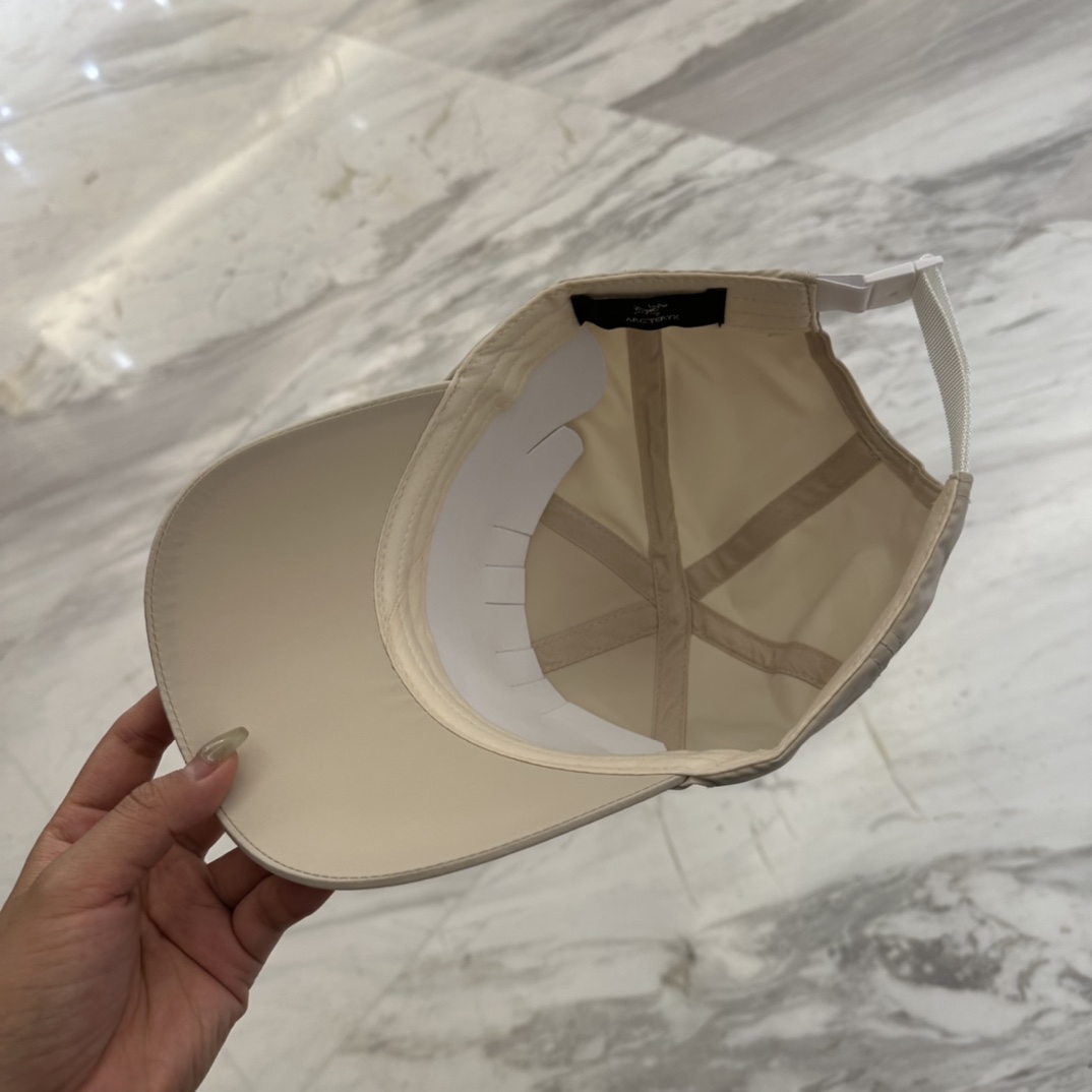 

始祖鸟 新款高版本速干面料棒球帽，大牌同步，超好搭配，出货！