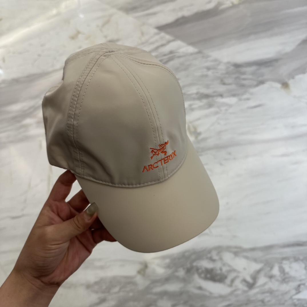 

始祖鸟 新款高版本速干面料棒球帽，大牌同步，超好搭配，出货！