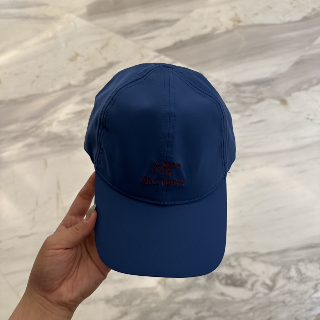 

始祖鸟 新款高版本速干面料棒球帽，大牌同步，超好搭配，出货！