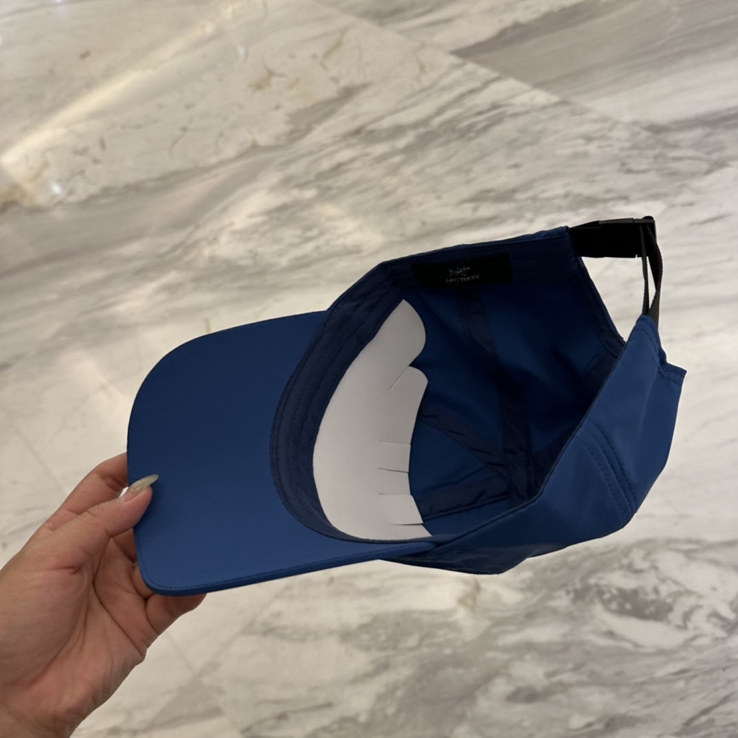 

始祖鸟 新款高版本速干面料棒球帽，大牌同步，超好搭配，出货！