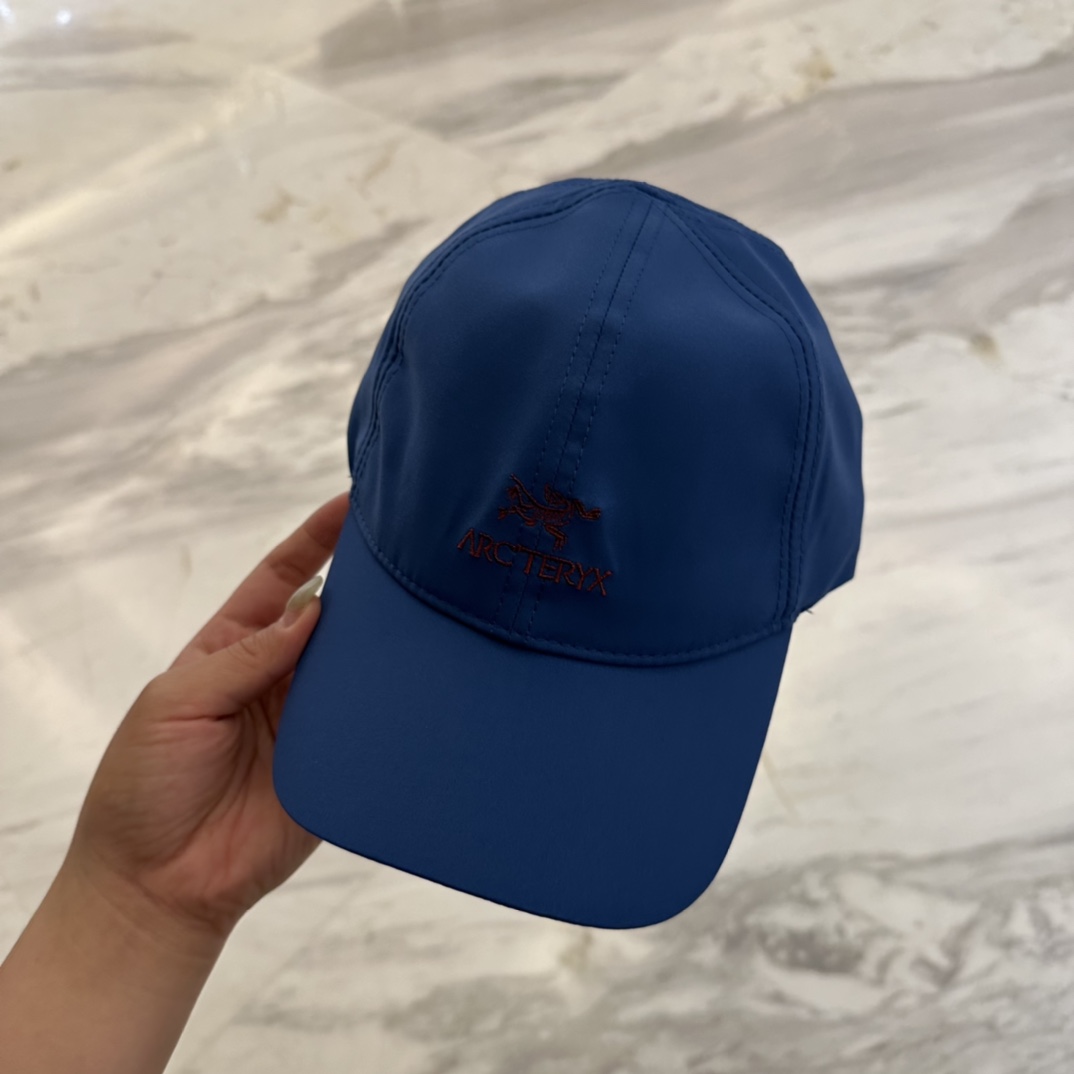 

始祖鸟 新款高版本速干面料棒球帽，大牌同步，超好搭配，出货！