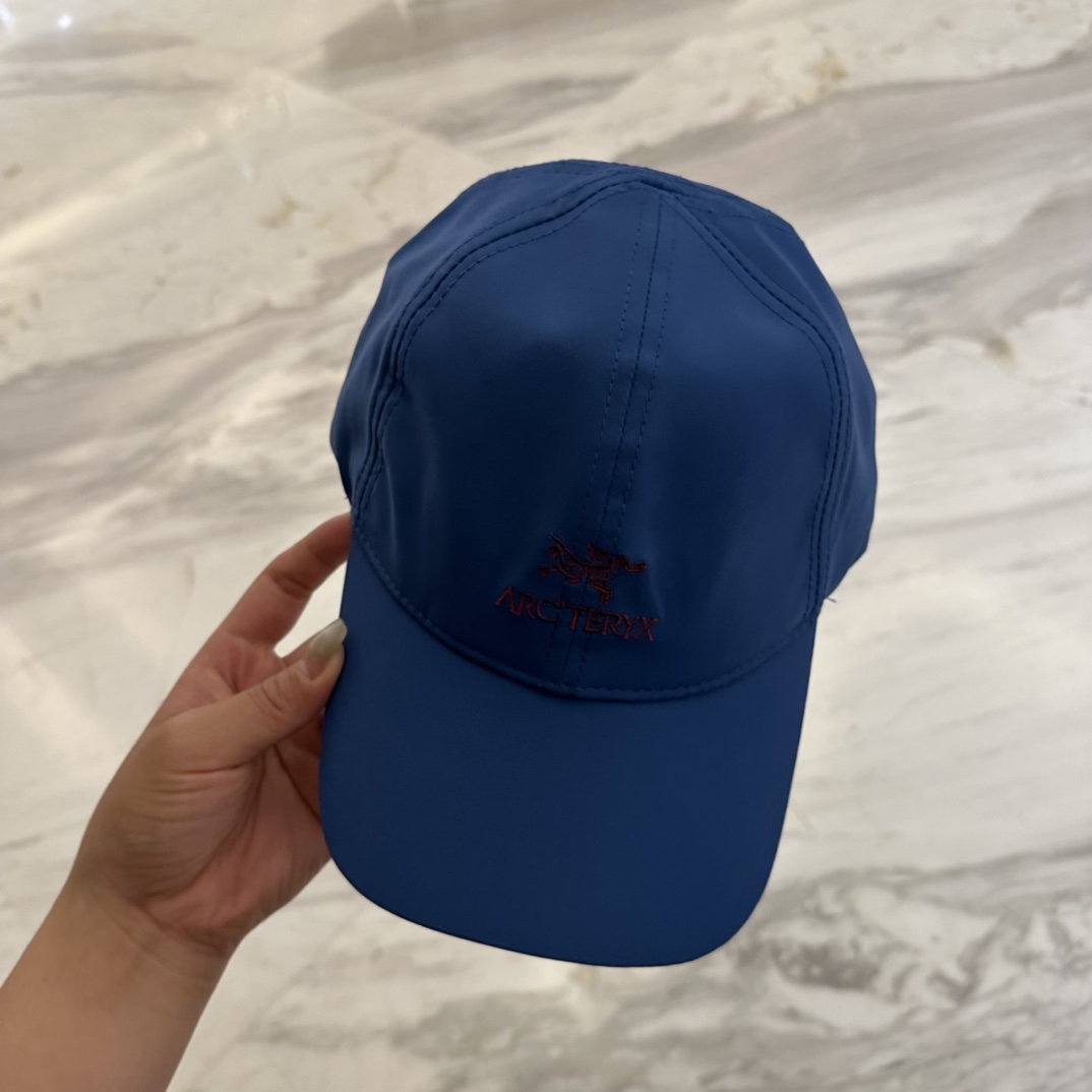 

始祖鸟 新款高版本速干面料棒球帽，大牌同步，超好搭配，出货！