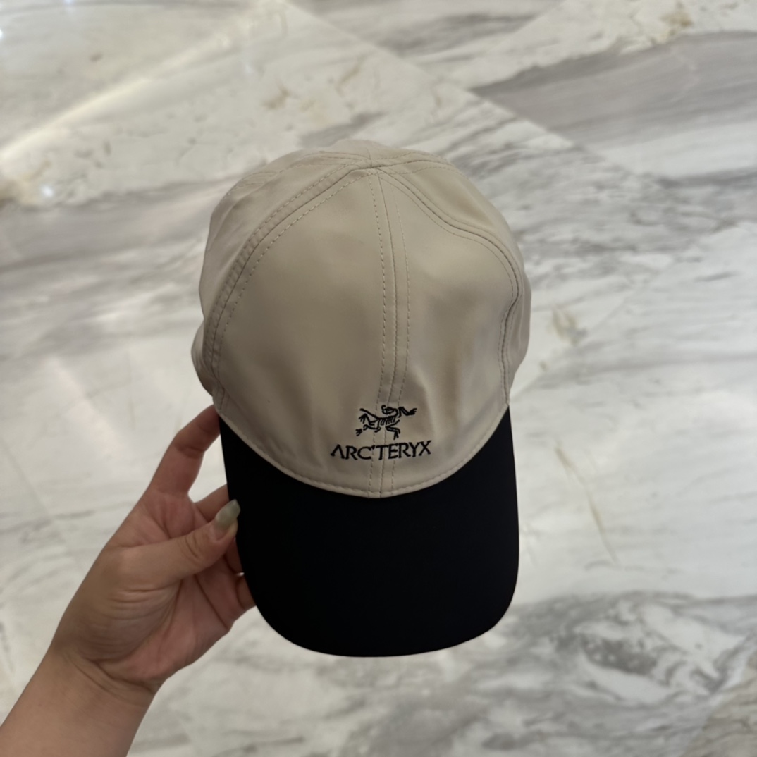 

始祖鸟 新款高版本速干面料棒球帽，大牌同步，超好搭配，出货！