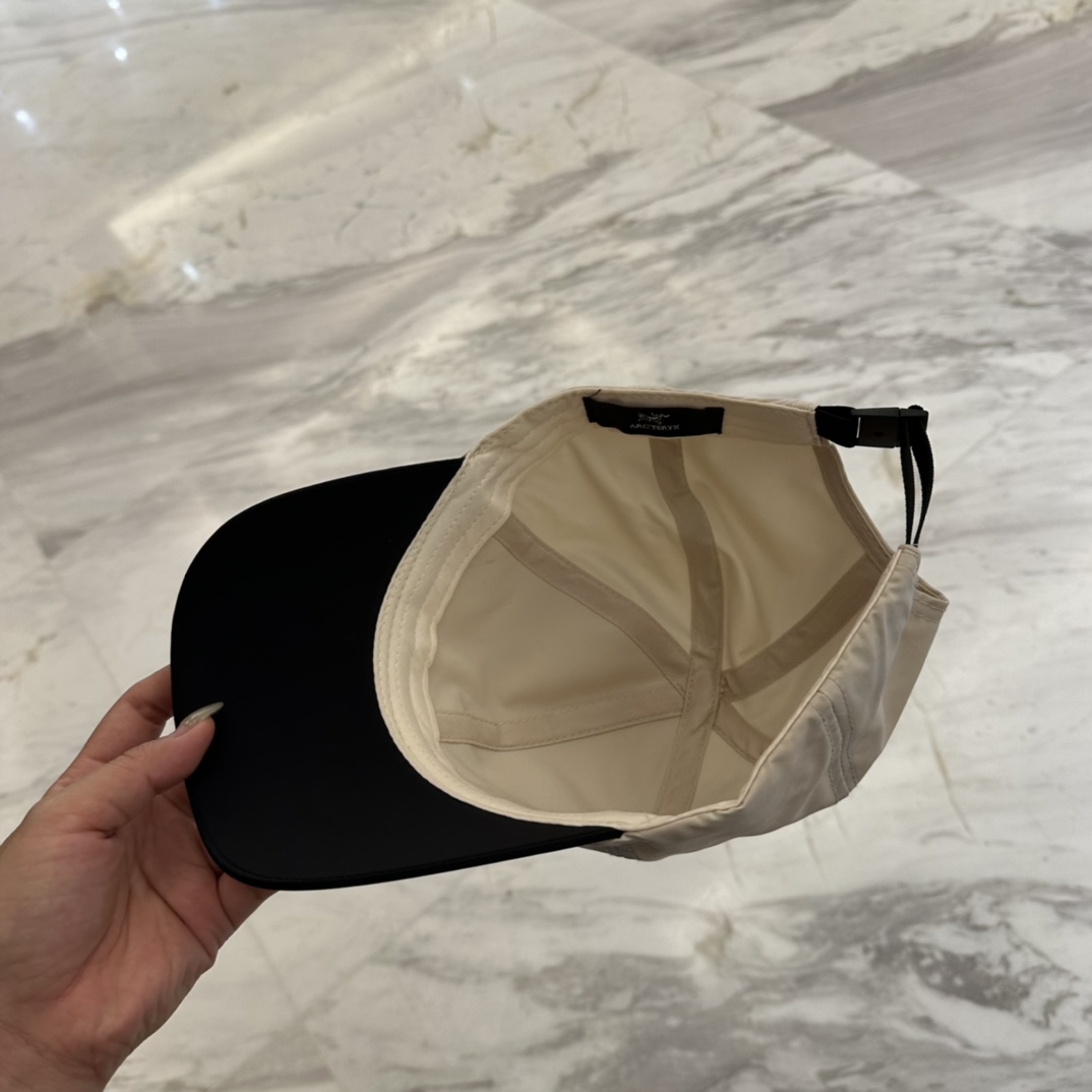 

始祖鸟 新款高版本速干面料棒球帽，大牌同步，超好搭配，出货！