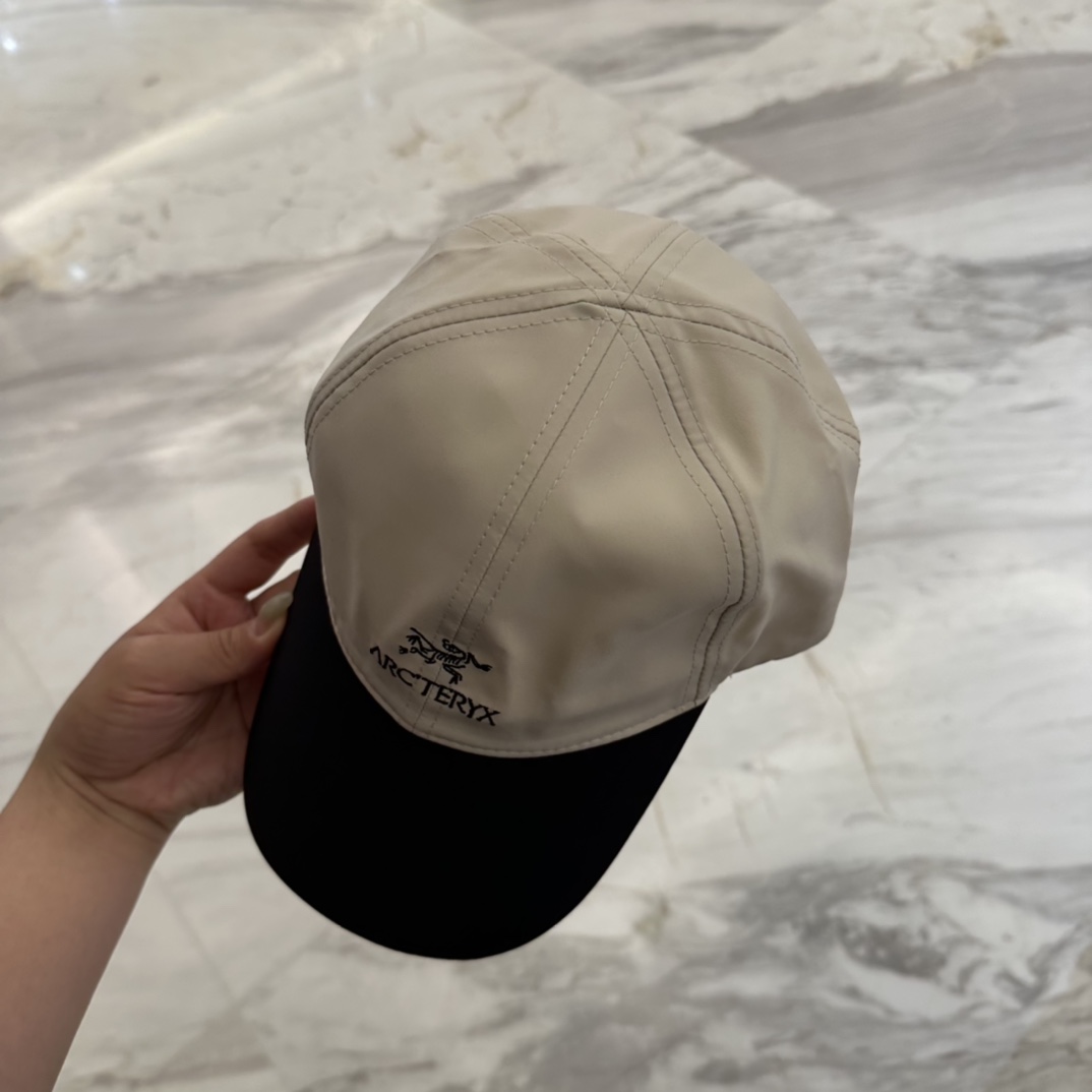 

始祖鸟 新款高版本速干面料棒球帽，大牌同步，超好搭配，出货！