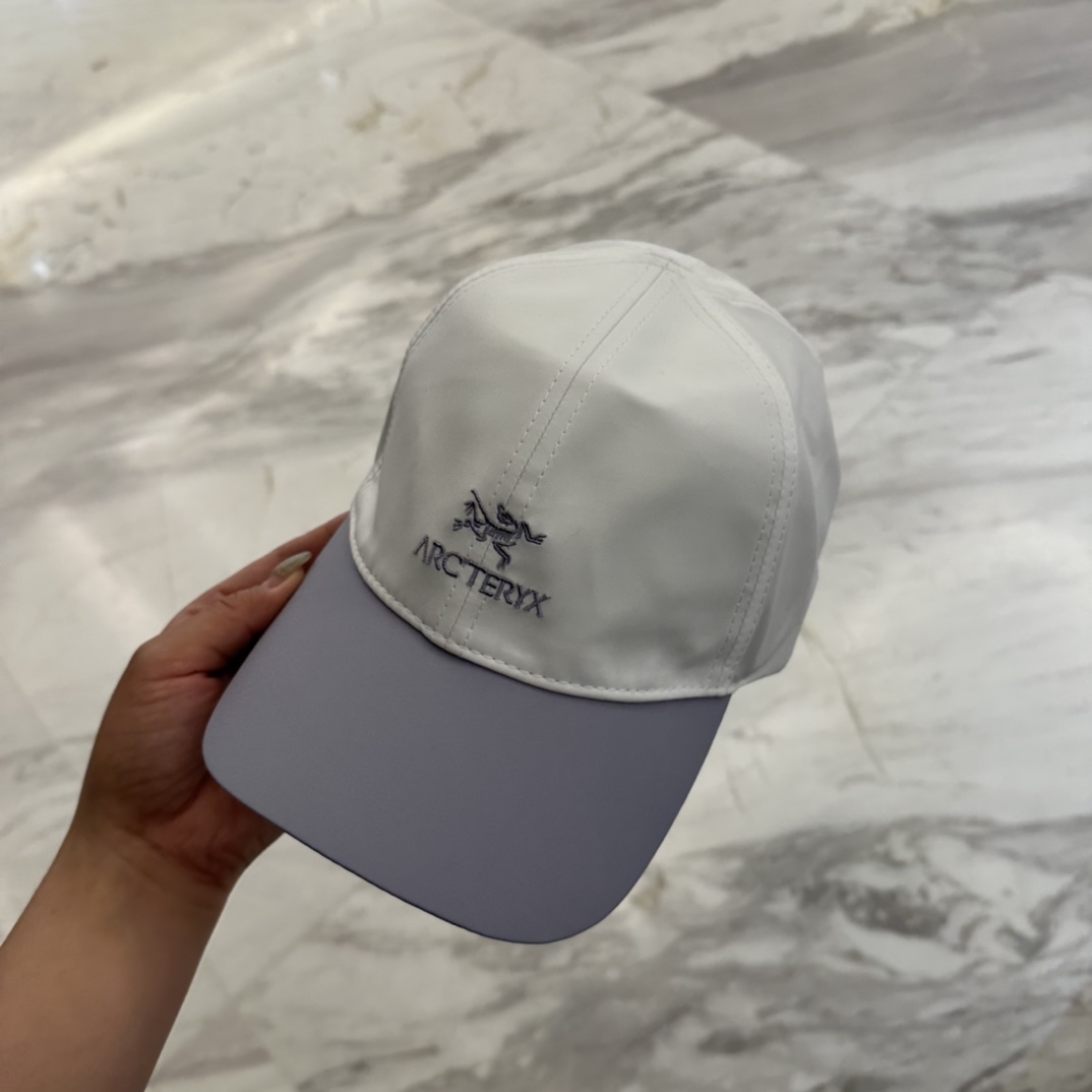 

始祖鸟 新款高版本速干面料棒球帽，大牌同步，超好搭配，出货！