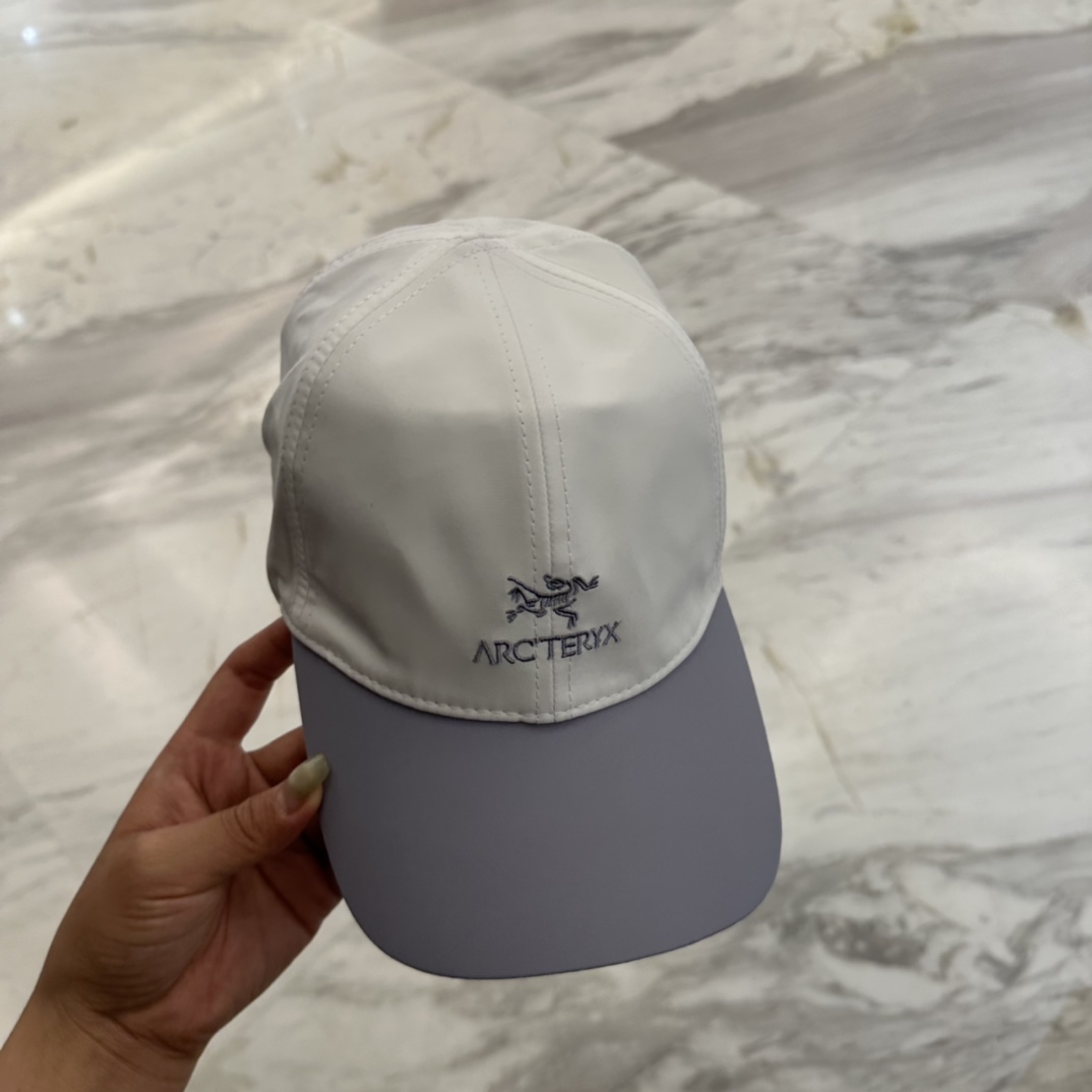 

始祖鸟 新款高版本速干面料棒球帽，大牌同步，超好搭配，出货！