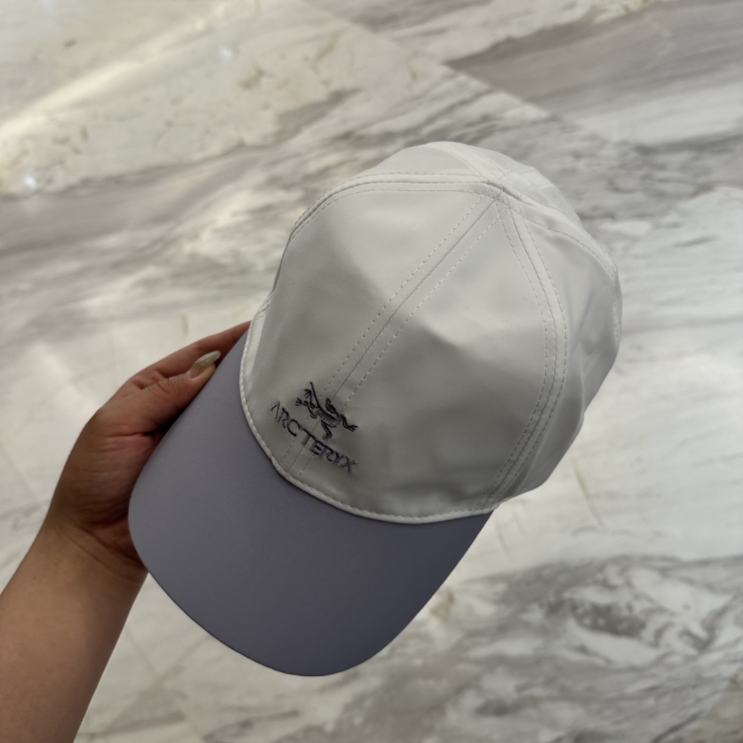 

始祖鸟 新款高版本速干面料棒球帽，大牌同步，超好搭配，出货！