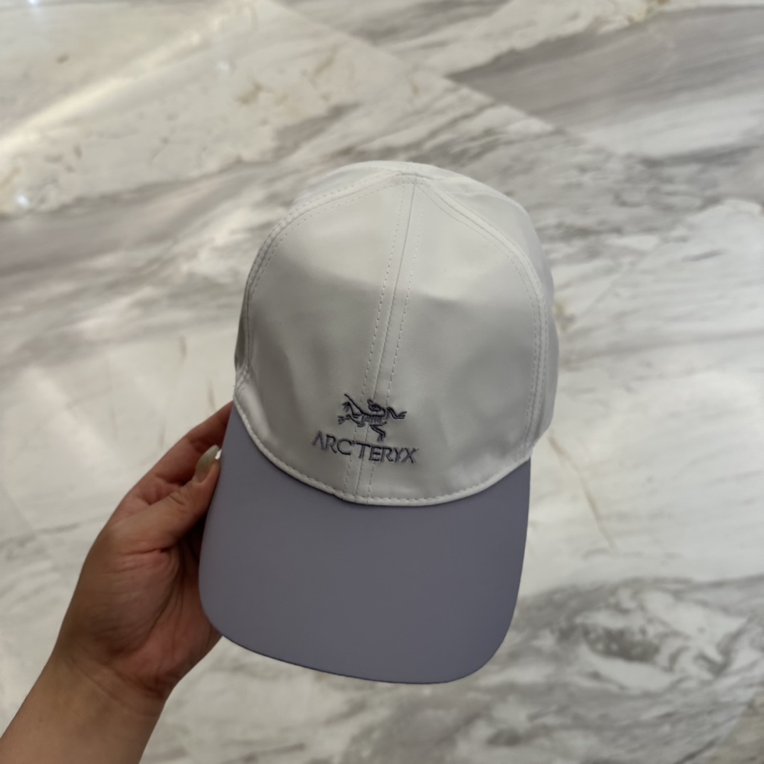 

始祖鸟 新款高版本速干面料棒球帽，大牌同步，超好搭配，出货！