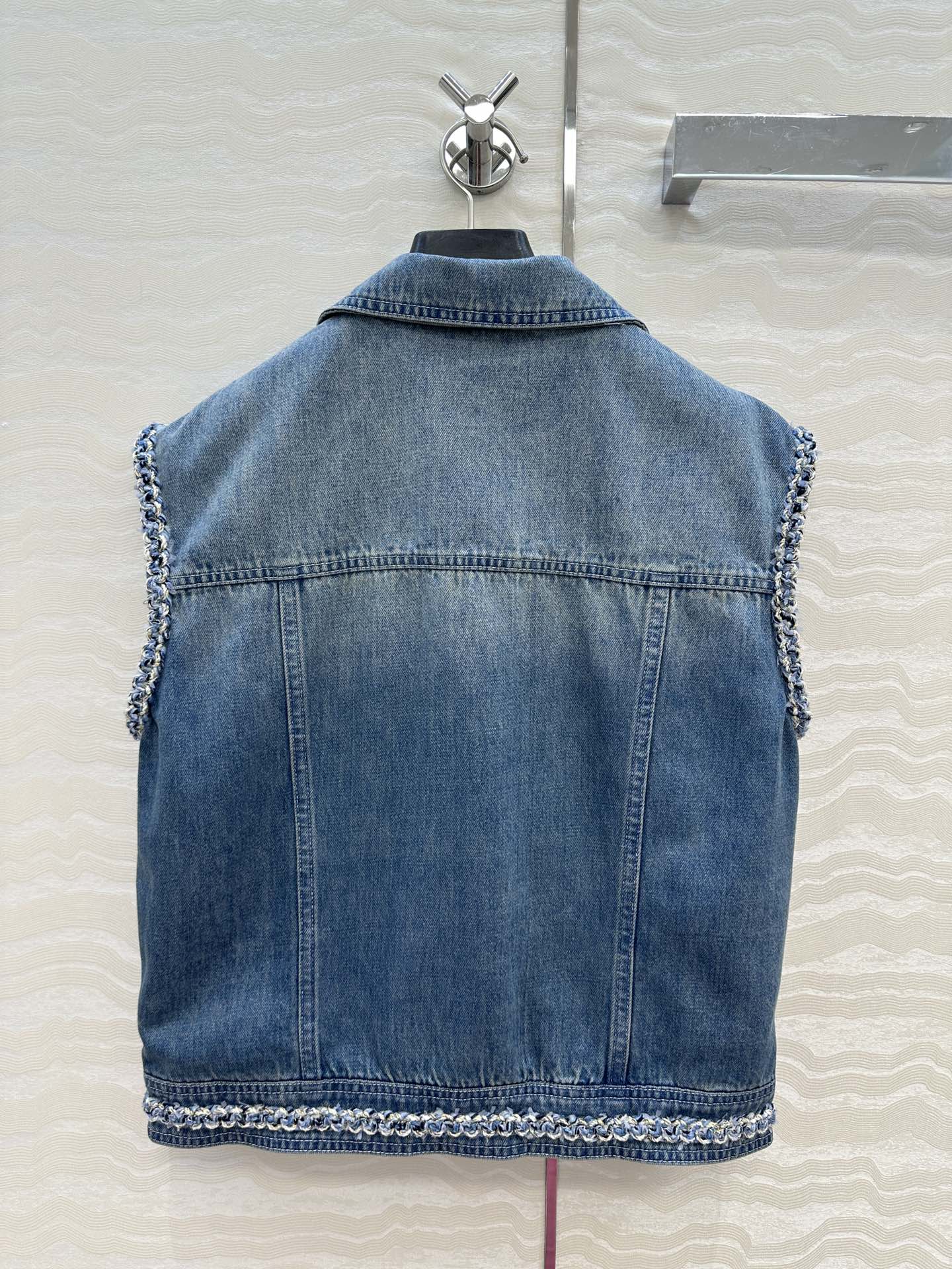 Stylish Handmade Cowboy Vest for 🍒Cocogirls 25th Series – Limited Edition - 图片 9