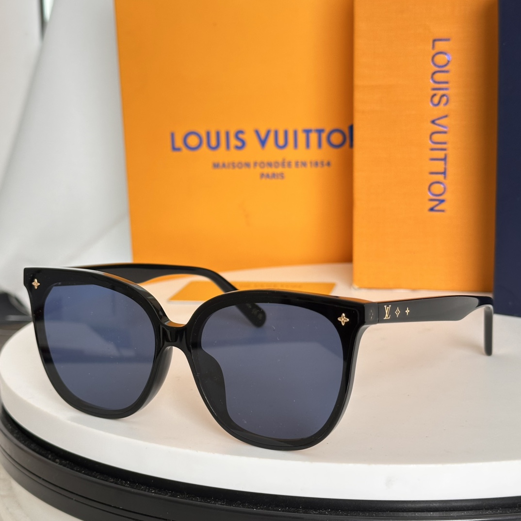  ‼️原版高品质
LOUIS VUITTO*
MOD：Z2135U
SIZE：55口18-145🎉🎉🎉