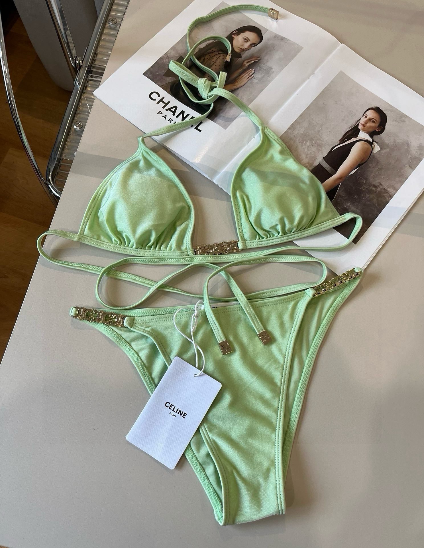 NO:374813,Celine Celine's new bikini, S M L XL. Details to be updated. Swimsuits, swimsuits, swimming trunks, bikinis, celine, celine, swimsuits, bikinis19860909Celine赛琳新款比基尼, S M L XL.细节待更新泳衣泳裤比基尼,泳衣，泳裤，比基尼,celine,celine,swimsuits,bikinis,accessory