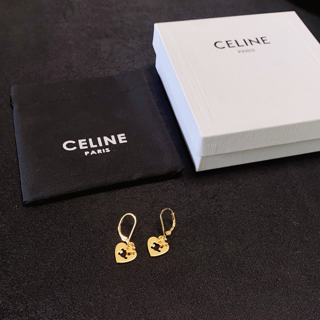 ¥50
小红书推荐最新爆款💥Celine赛琳凯旋门镂空爱心耳钩耳钉😍 赛琳已经自成一股流行元素,持续为女性诠释优雅、创造时尚,Celine家的饰品风格绝对代表了一种新的生活方式,就像此款耳环,跟服饰之间的和谐搭配性是非常凸出的,让华丽与自在共存,优雅但绝不会感到束缚💙💙💙