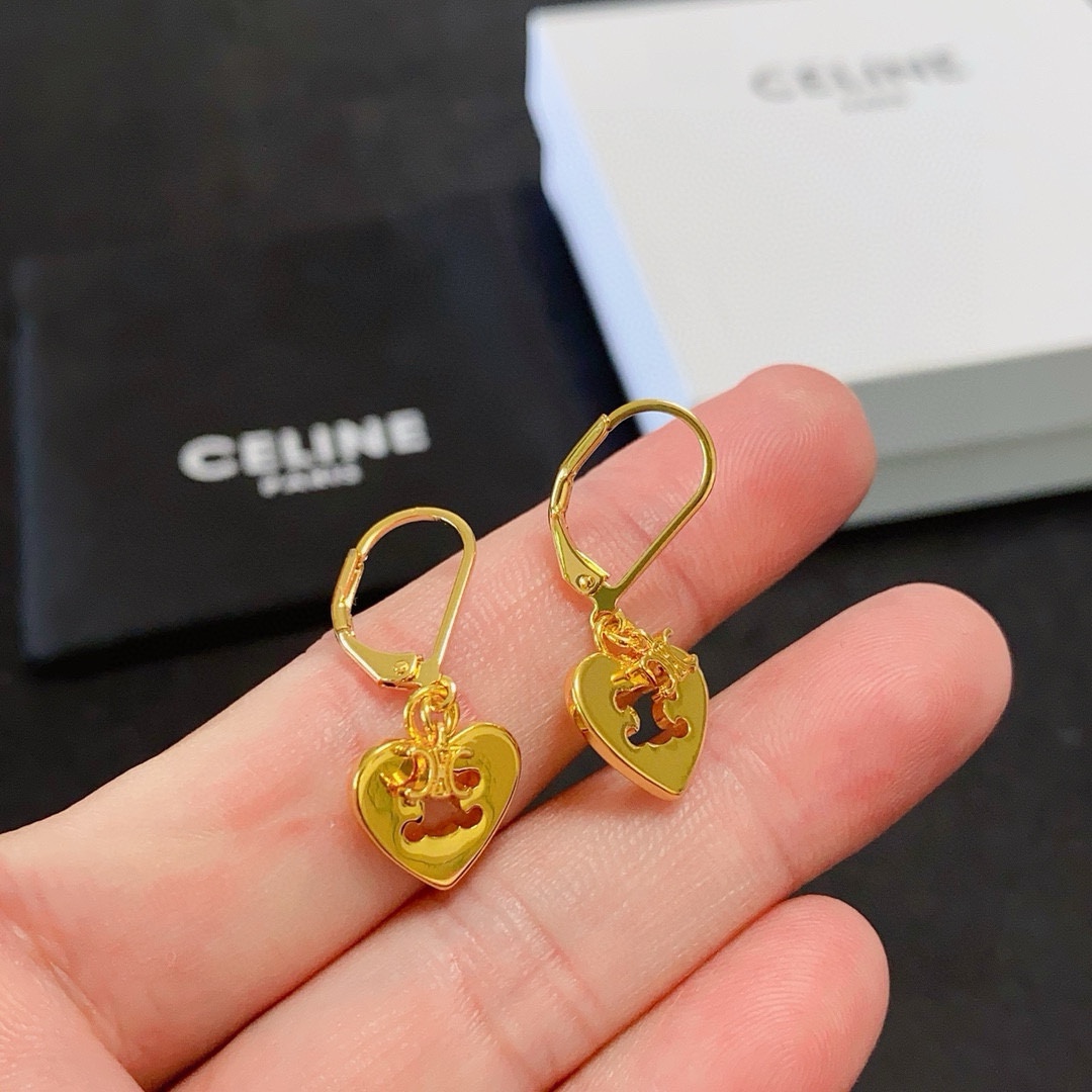 ¥50
小红书推荐最新爆款💥Celine赛琳凯旋门镂空爱心耳钩耳钉😍 赛琳已经自成一股流行元素,持续为女性诠释优雅、创造时尚,Celine家的饰品风格绝对代表了一种新的生活方式,就像此款耳环,跟服饰之间的和谐搭配性是非常凸出的,让华丽与自在共存,优雅但绝不会感到束缚💙💙💙