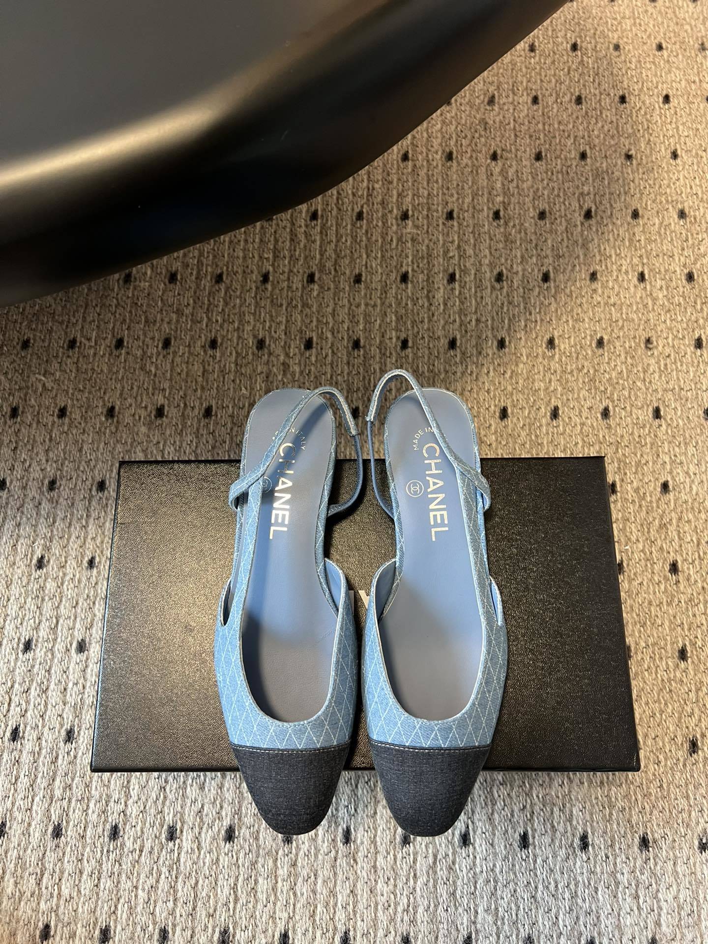 Chane*25ss 春夏芭蕾舞鞋
宛如女神脖子上的项链,上脚包裹性非常好,上脚跟显瘦,真的是超级
