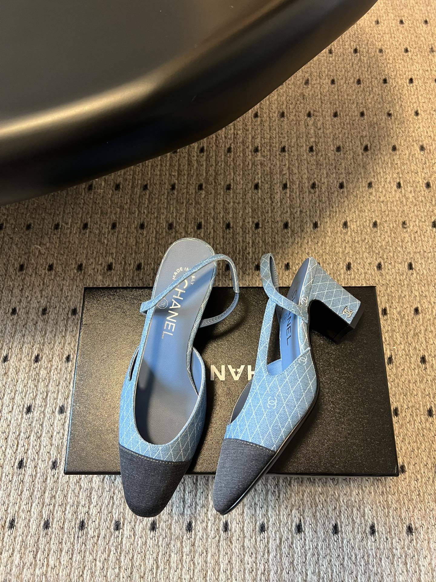 Chane*25ss 春夏芭蕾舞鞋
宛如女神脖子上的项链,上脚包裹性非常好,上脚跟显瘦,真的是超级