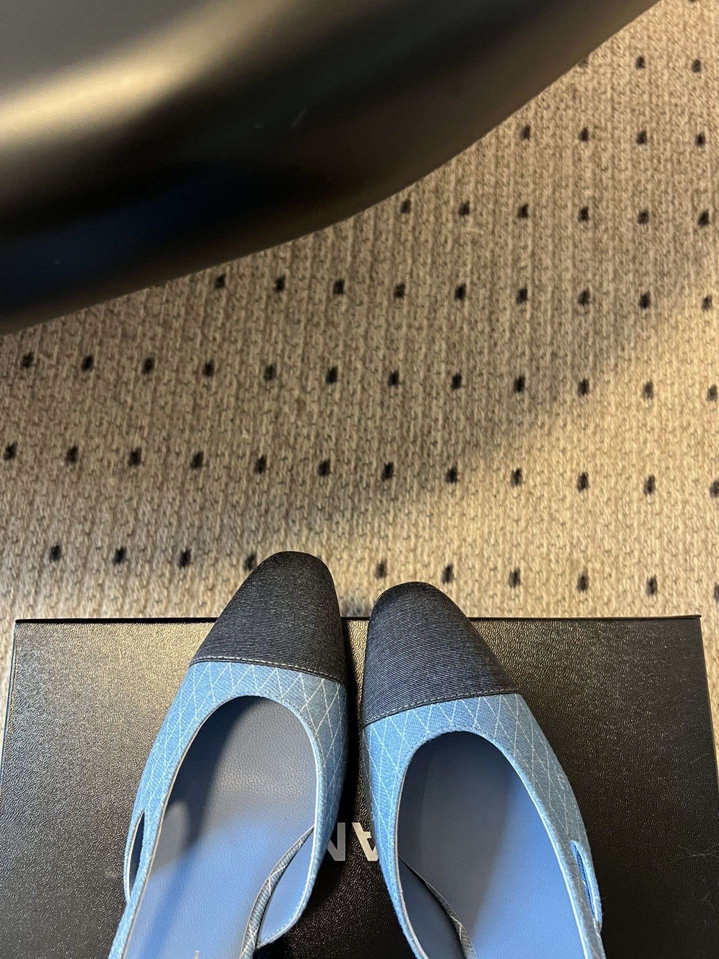 Chane*25ss 春夏芭蕾舞鞋
宛如女神脖子上的项链,上脚包裹性非常好,上脚跟显瘦,真的是超级