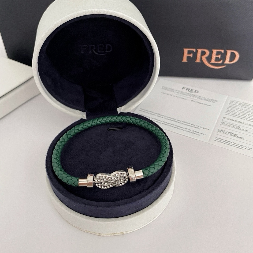 “¥380 Fred Eight-Word-Button Bracelets: Classic, Designable, One-Size-Fits-All Internet Red Trend” - 图片 2