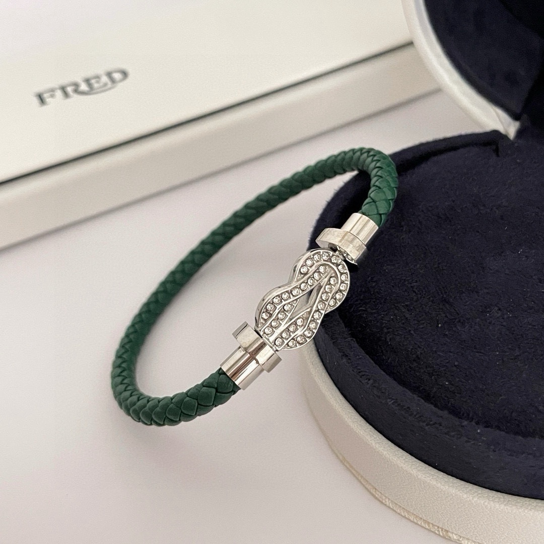 “¥380 Fred Eight-Word-Button Bracelets: Classic, Designable, One-Size-Fits-All Internet Red Trend” - 图片 4