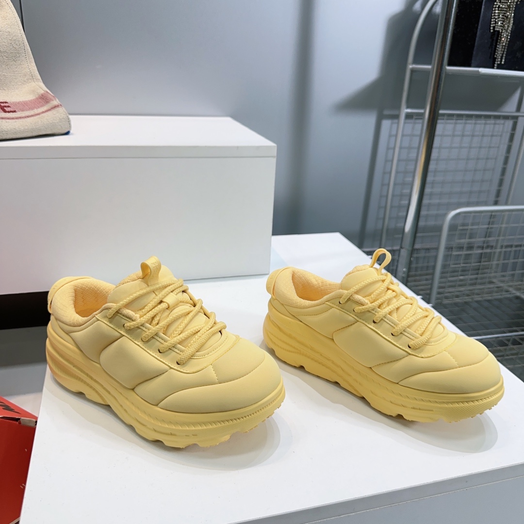 Luxury Collaboration: Hoka x Marni Unveil High-Quality Recreational Shoes - 图片 3