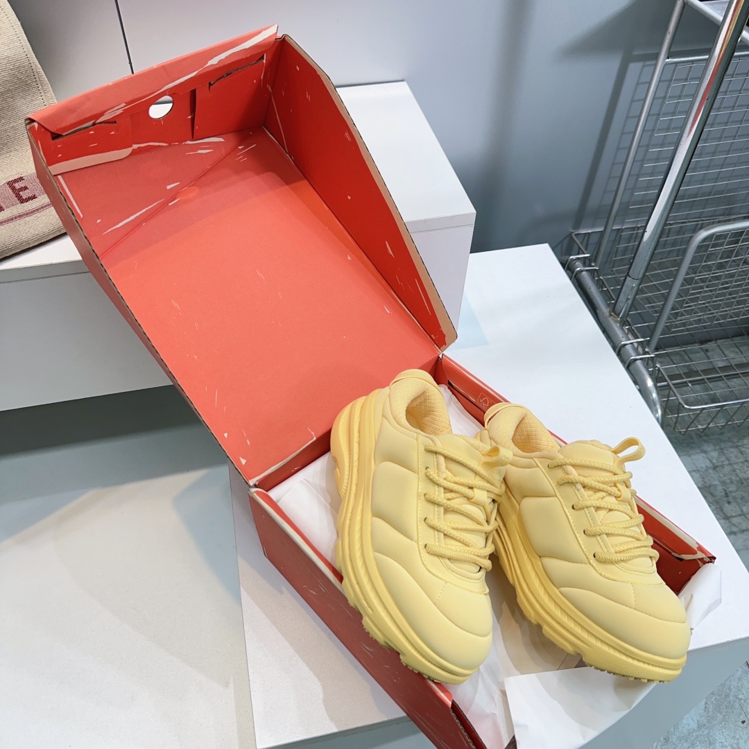 Luxury Collaboration: Hoka x Marni Unveil High-Quality Recreational Shoes - 图片 9