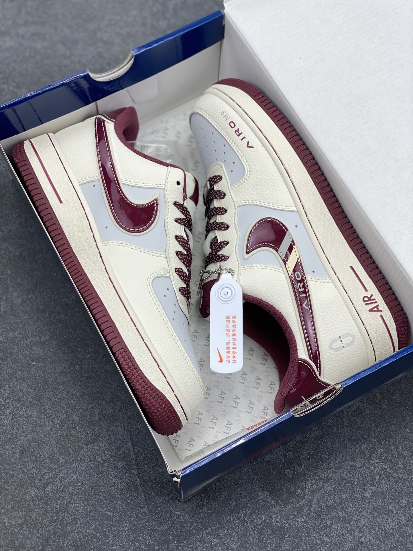 图片[9]-NIke Air Force 1 \’07 Low “问界联名——红M9”空军一号 低帮 运动鞋 休闲鞋 折边针车 工艺难度大 原楦头原纸板 原装鞋盒 定制五金配件 内置全掌气垫 原厂鞋底 货号：XS1958-610 尺码：36 36.5 37.5 38 38.5 39 40 40.5 41 42 42.5 43 44 44.5 45-选品中心