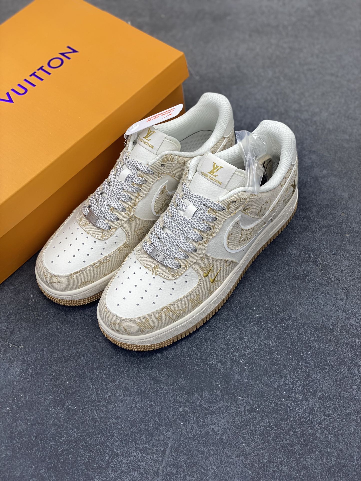 图片[8]-福利特价 NIke Air Force 1 \’07 Low “LV联名–卡其小双勾”空军一号 低帮 运动鞋 休闲鞋 折边针车 工艺难度大 原楦头原纸板 原装鞋盒 定制五金配件 内置全掌气垫 原厂鞋底 货号：SJ2088-001 尺码：36 36.5 37.5 38 38.5 39 40 40.5 41 42 42.5 43 44 44.5 45-选品中心