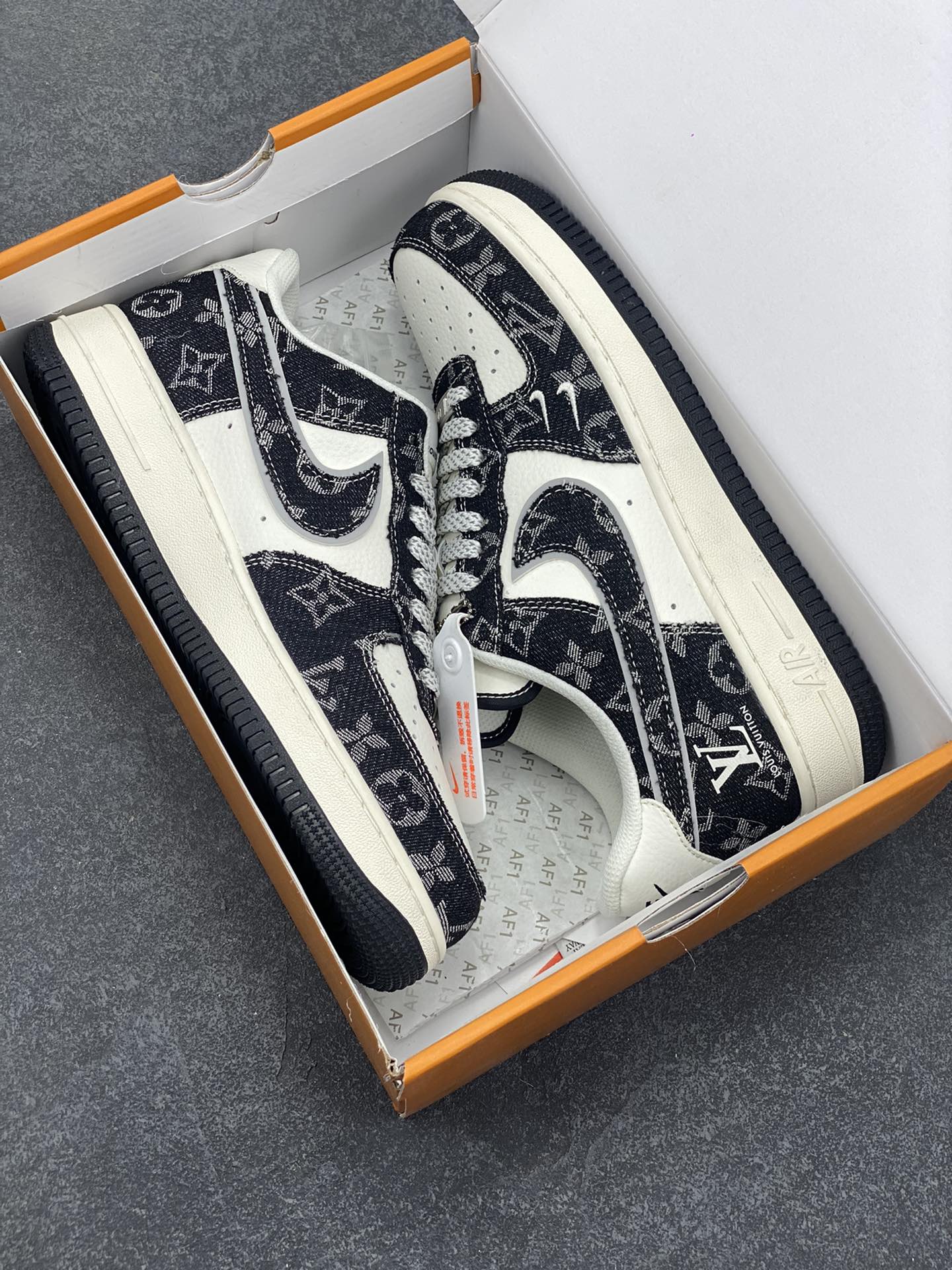 图片[9]-福利特价 NIke Air Force 1 \’07 Low “LV联名–星夜黑”空军一号 低帮 运动鞋 休闲鞋 折边针车 工艺难度大 原楦头原纸板 原装鞋盒 定制五金配件 内置全掌气垫 原厂鞋底 货号：SJ2088-002 尺码：36 36.5 37.5 38 38.5 39 40 40.5 41 42 42.5 43 44 44.5 45-选品中心