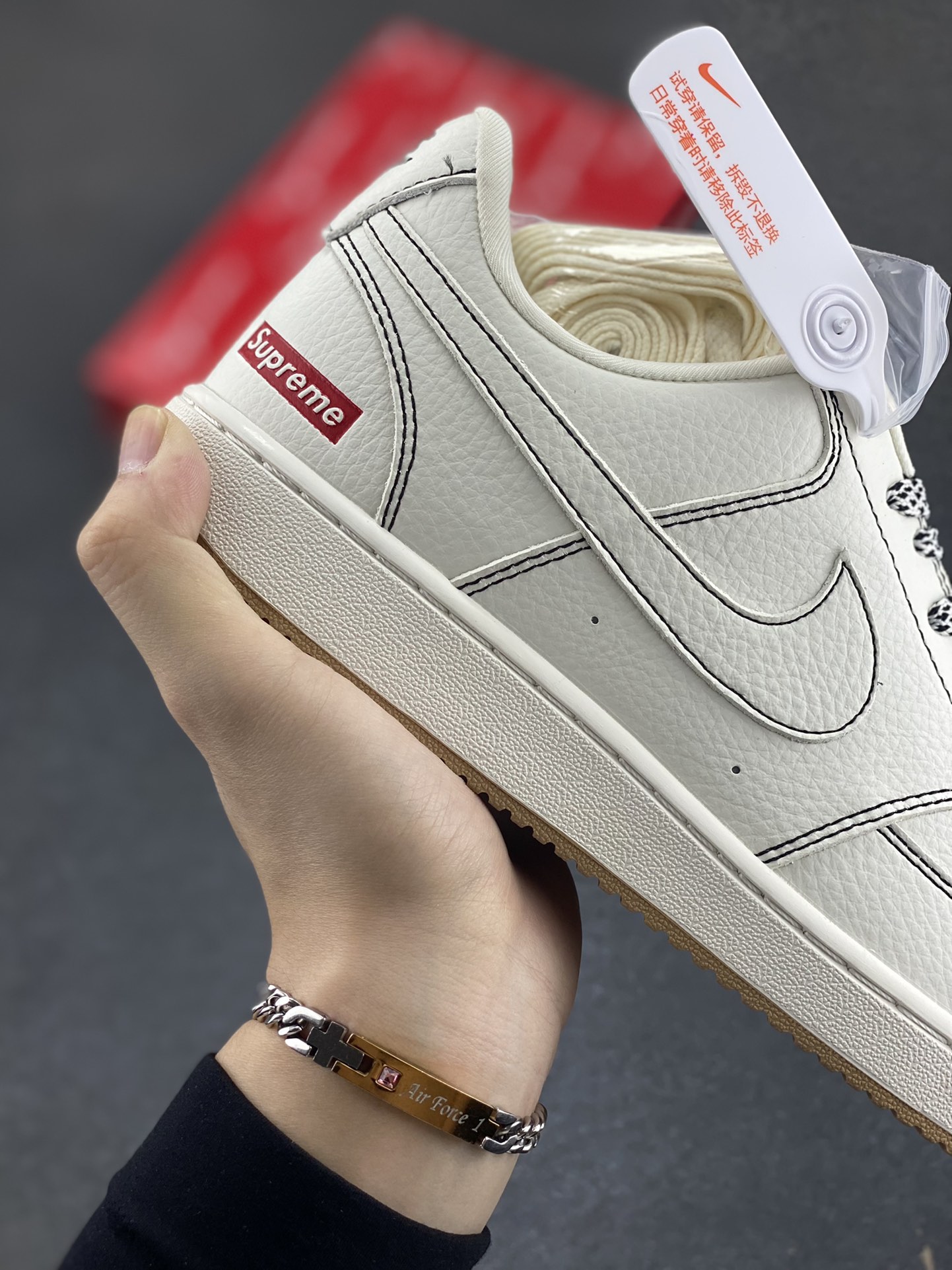 图片[6]-Nike Court Vision 1 LOW 低帮 板鞋 “Supreme联名——黑线生胶” 运动鞋 休闲鞋 折边针车 工艺难度大 原楦头原纸板 原装鞋盒 定制五金配件 内置全掌气垫 原厂鞋底 货号：CS5288-013 尺码：36 36.5 37.5 38 38.5 39 40 40.5 41 42 42.5 43 44 44.5 45-选品中心