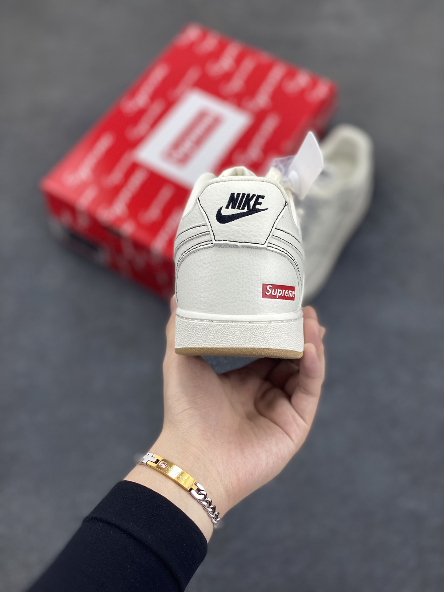 图片[4]-Nike Court Vision 1 LOW 低帮 板鞋 “Supreme联名——黑线生胶” 运动鞋 休闲鞋 折边针车 工艺难度大 原楦头原纸板 原装鞋盒 定制五金配件 内置全掌气垫 原厂鞋底 货号：CS5288-013 尺码：36 36.5 37.5 38 38.5 39 40 40.5 41 42 42.5 43 44 44.5 45-选品中心