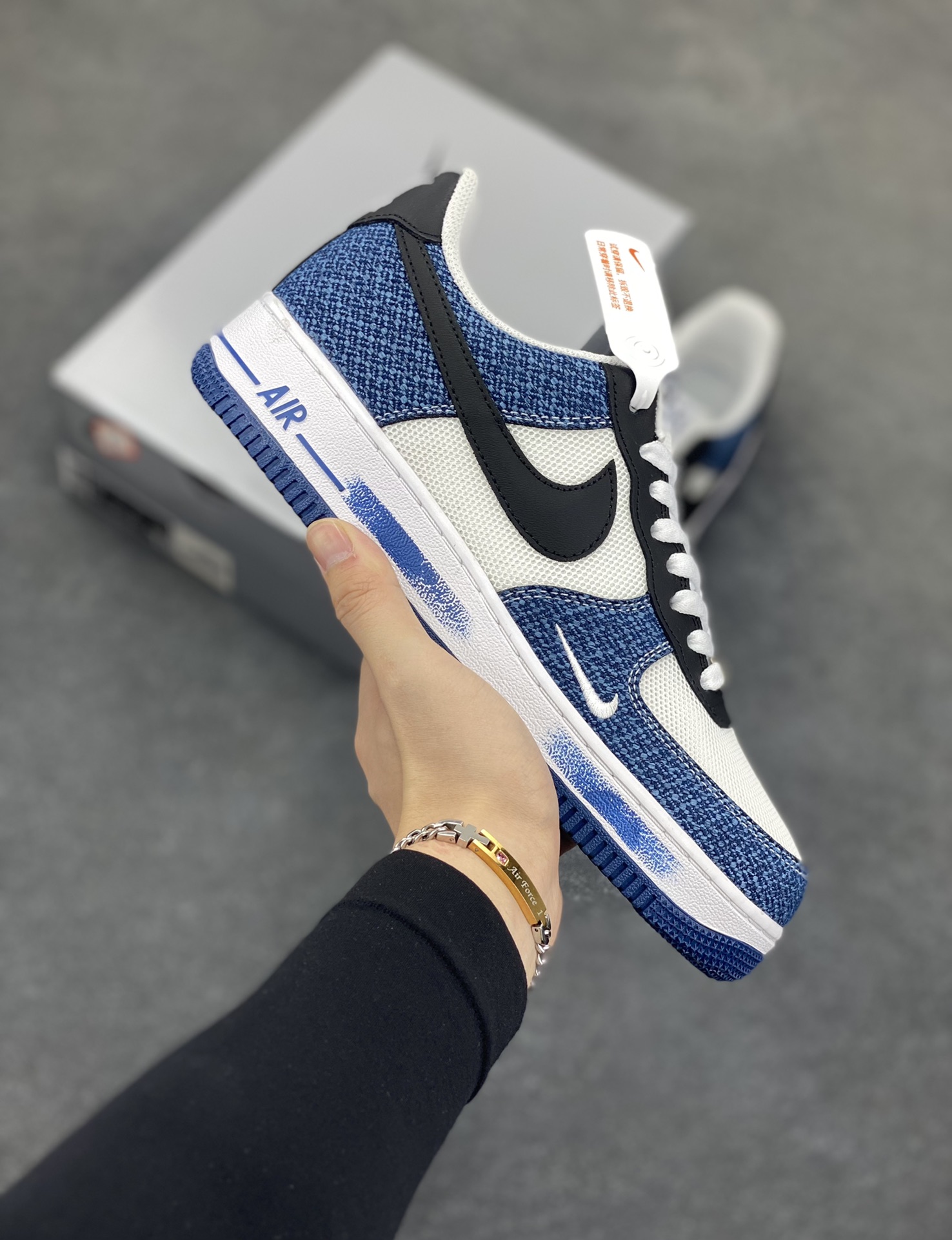 Nike Air Force 1 Low’07 牛仔布小勾 空军一号低帮休闲板鞋 定制皮料 原厂3D打印 定制鞋盒 原楦原纸板 纯正空军版型 内置全掌气垫 货号：ZH0316-089 尺码：36 36.5 37.5 38 38.5 39 40 40.5 41 42 42.5 43 44 44.5 45-选品中心