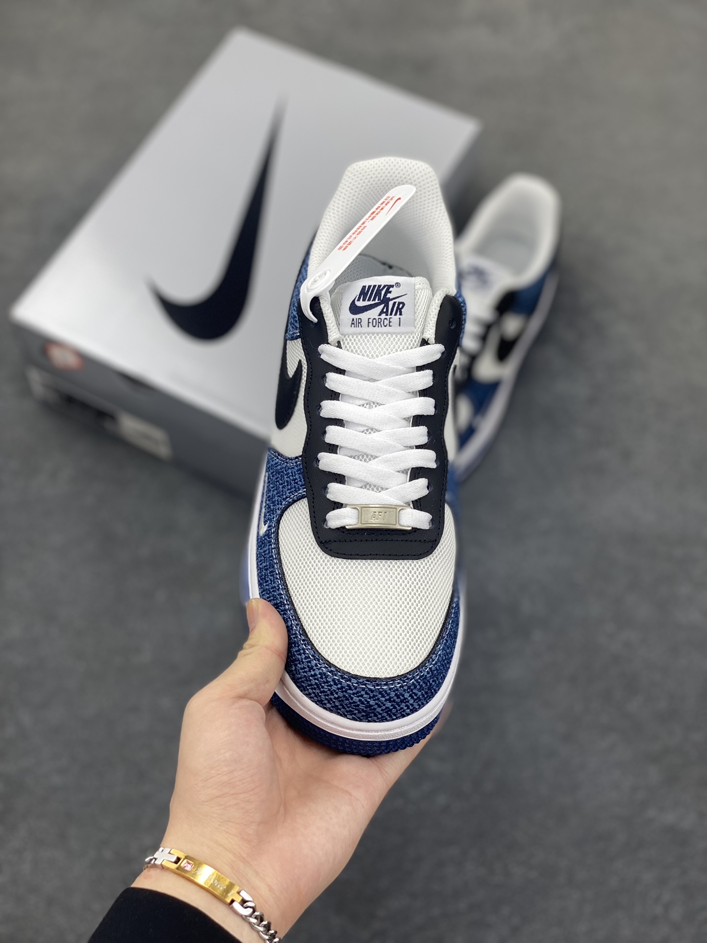 图片[2]-Nike Air Force 1 Low’07 牛仔布小勾 空军一号低帮休闲板鞋 定制皮料 原厂3D打印 定制鞋盒 原楦原纸板 纯正空军版型 内置全掌气垫 货号：ZH0316-089 尺码：36 36.5 37.5 38 38.5 39 40 40.5 41 42 42.5 43 44 44.5 45-选品中心