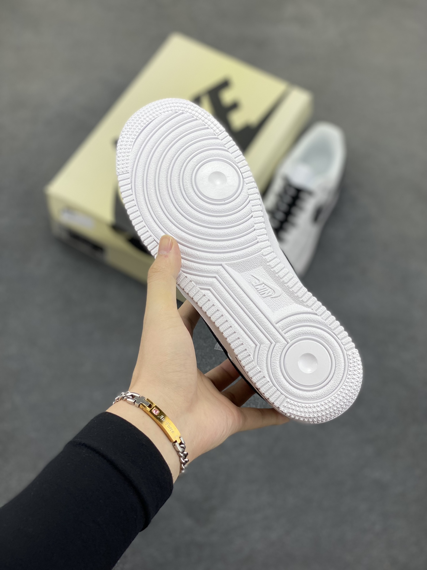 图片[5]-Nike Air Force 1 Low 印花集白黑 空军一号低帮运动休闲板鞋 原楦头原纸板 打造纯正空军版型#专注外贸渠道 全掌内置蜂窝气垫 #原盒配件 原厂中底钢印、拉帮完美 货号：CW2288-030 尺码：36 36.5 37.5 38 38.5 39 40 40.5 41 42 42.5 43 44 44.5 45-选品中心