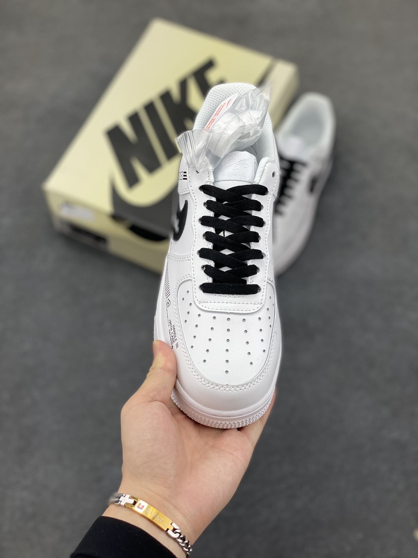 图片[2]-Nike Air Force 1 Low 印花集白黑 空军一号低帮运动休闲板鞋 原楦头原纸板 打造纯正空军版型#专注外贸渠道 全掌内置蜂窝气垫 #原盒配件 原厂中底钢印、拉帮完美 货号：CW2288-030 尺码：36 36.5 37.5 38 38.5 39 40 40.5 41 42 42.5 43 44 44.5 45-选品中心