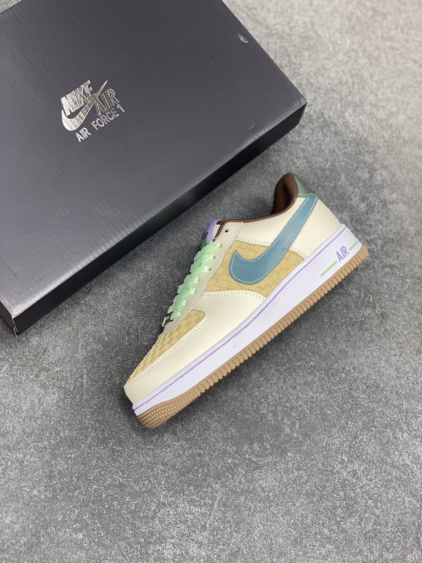 图片[7]-Nike Air Force 1 Low 编织 空军一号低帮运动休闲板鞋 原楦头原纸板 打造纯正空军版型#专注外贸渠道 全掌内置蜂窝气垫 #原盒配件 原厂中底钢印、拉帮完美 货号：IB5722-100 尺码：36 36.5 37.5 38 38.5 39 40 40.5 41 42 42.5 43 44 44.5 45-选品中心
