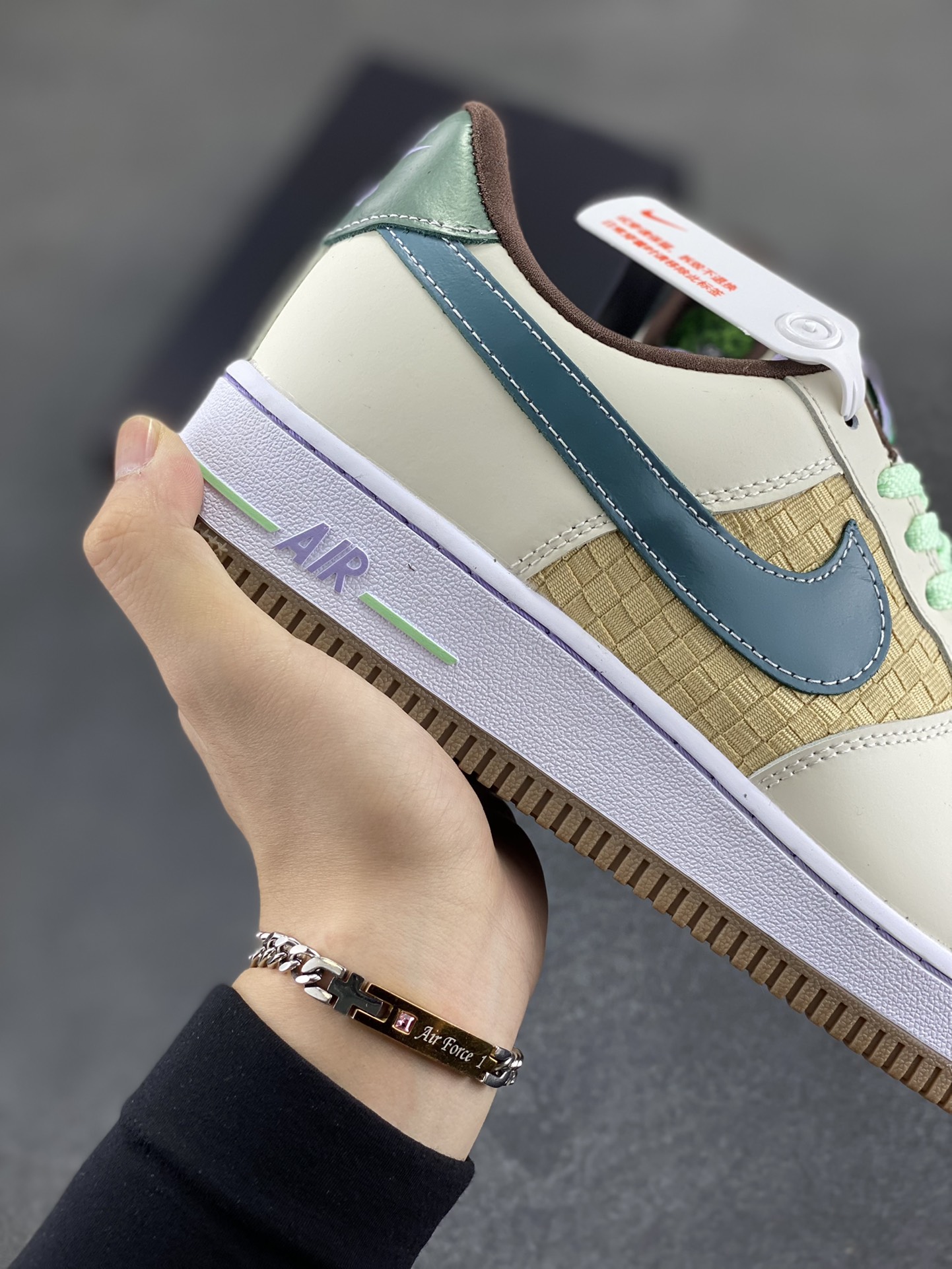 图片[6]-Nike Air Force 1 Low 编织 空军一号低帮运动休闲板鞋 原楦头原纸板 打造纯正空军版型#专注外贸渠道 全掌内置蜂窝气垫 #原盒配件 原厂中底钢印、拉帮完美 货号：IB5722-100 尺码：36 36.5 37.5 38 38.5 39 40 40.5 41 42 42.5 43 44 44.5 45-选品中心