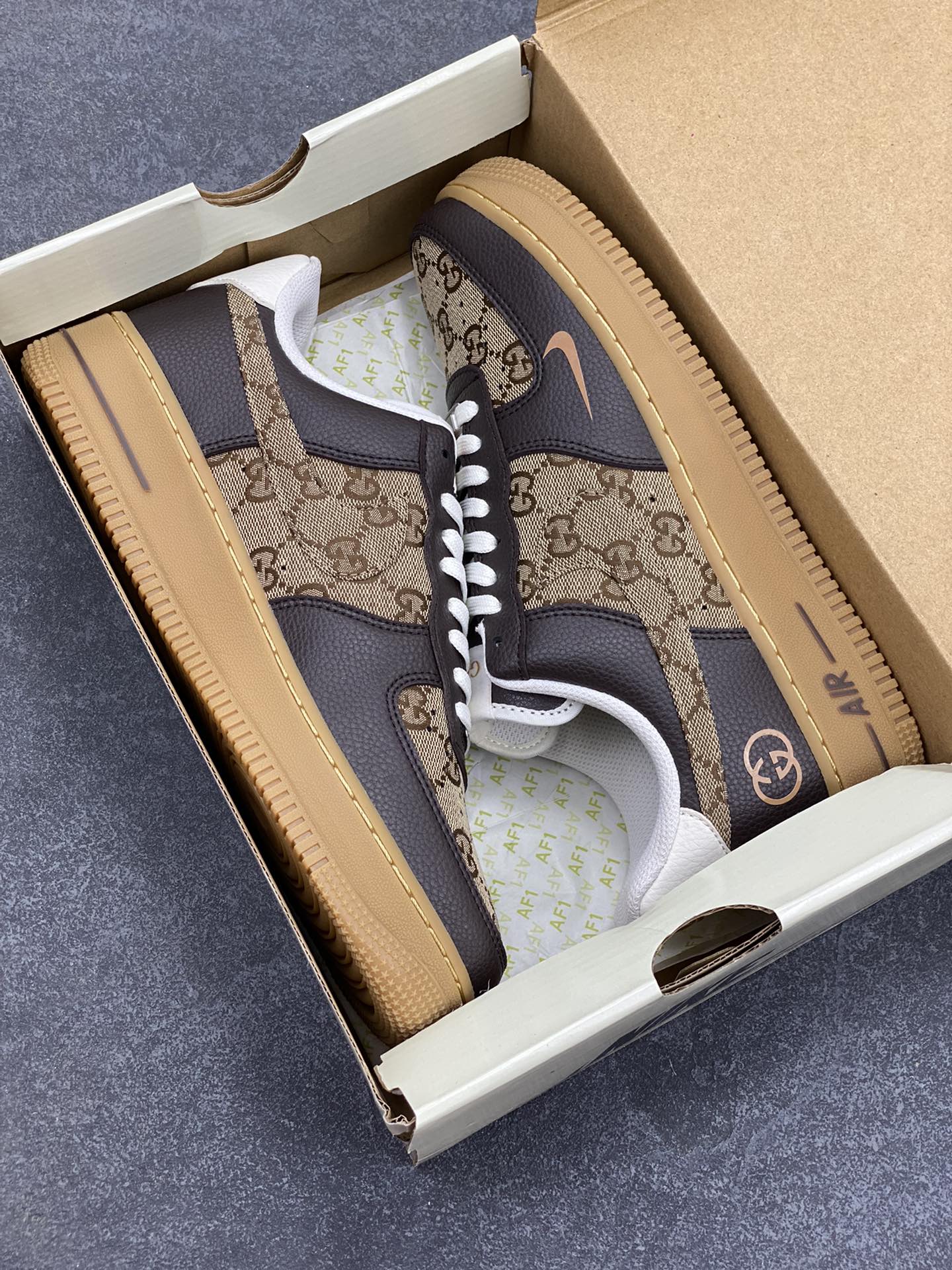 图片[9]-NIke Air Force 1 \’07 Low 古驰联名-咖啡棕生胶 空军一号低帮 运动鞋 休闲鞋 折边针车 工艺难度大 原楦头原纸板 原装鞋盒 定制五金配件 内置全掌气垫 原厂鞋底 货号：LW9279-004 尺码：36 36.5 37.5 38 38.5 39 40 40.5 41 42 42.5 43 44 44.5 45-选品中心