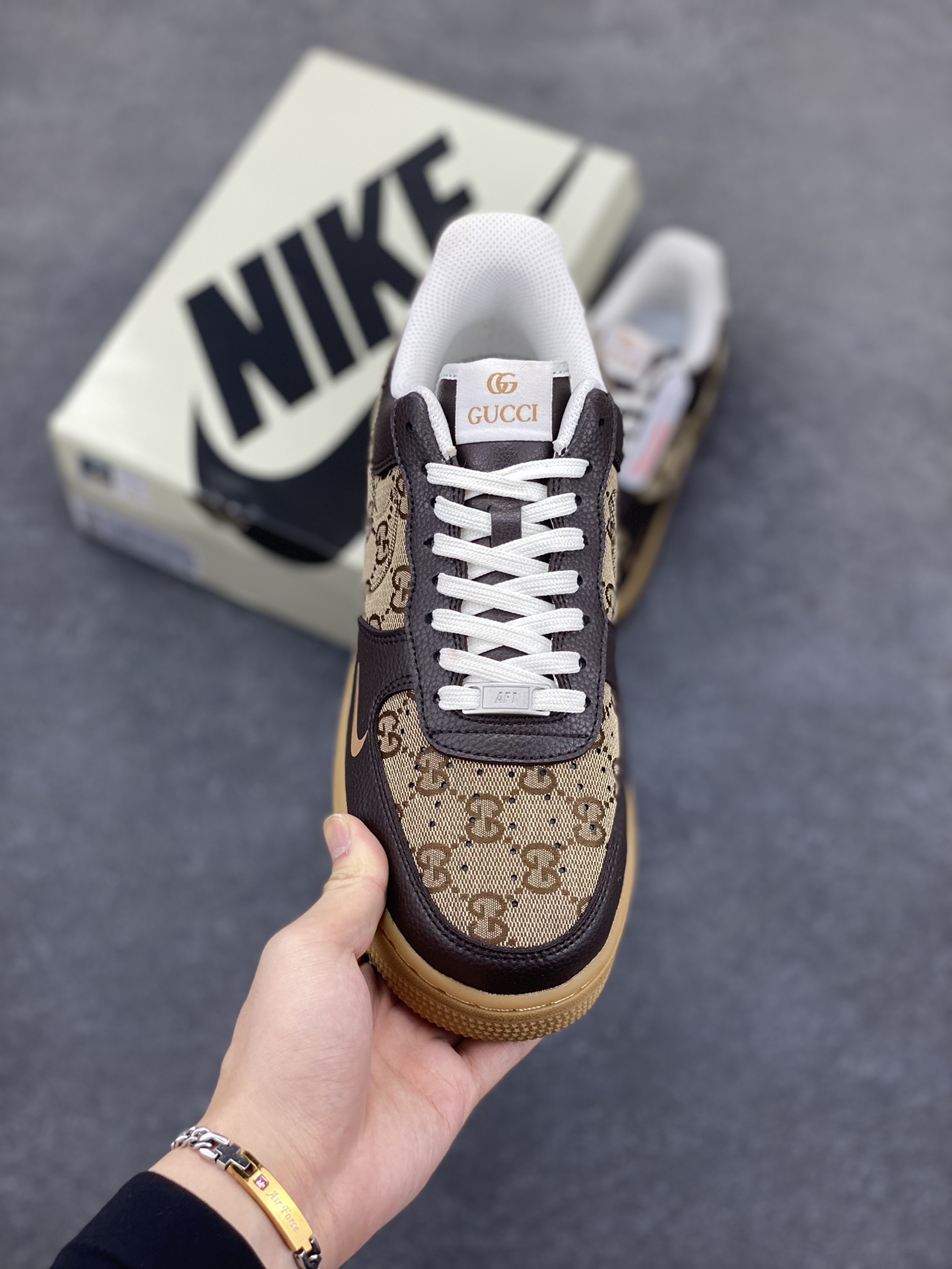 图片[2]-NIke Air Force 1 \’07 Low 古驰联名-咖啡棕生胶 空军一号低帮 运动鞋 休闲鞋 折边针车 工艺难度大 原楦头原纸板 原装鞋盒 定制五金配件 内置全掌气垫 原厂鞋底 货号：LW9279-004 尺码：36 36.5 37.5 38 38.5 39 40 40.5 41 42 42.5 43 44 44.5 45-选品中心