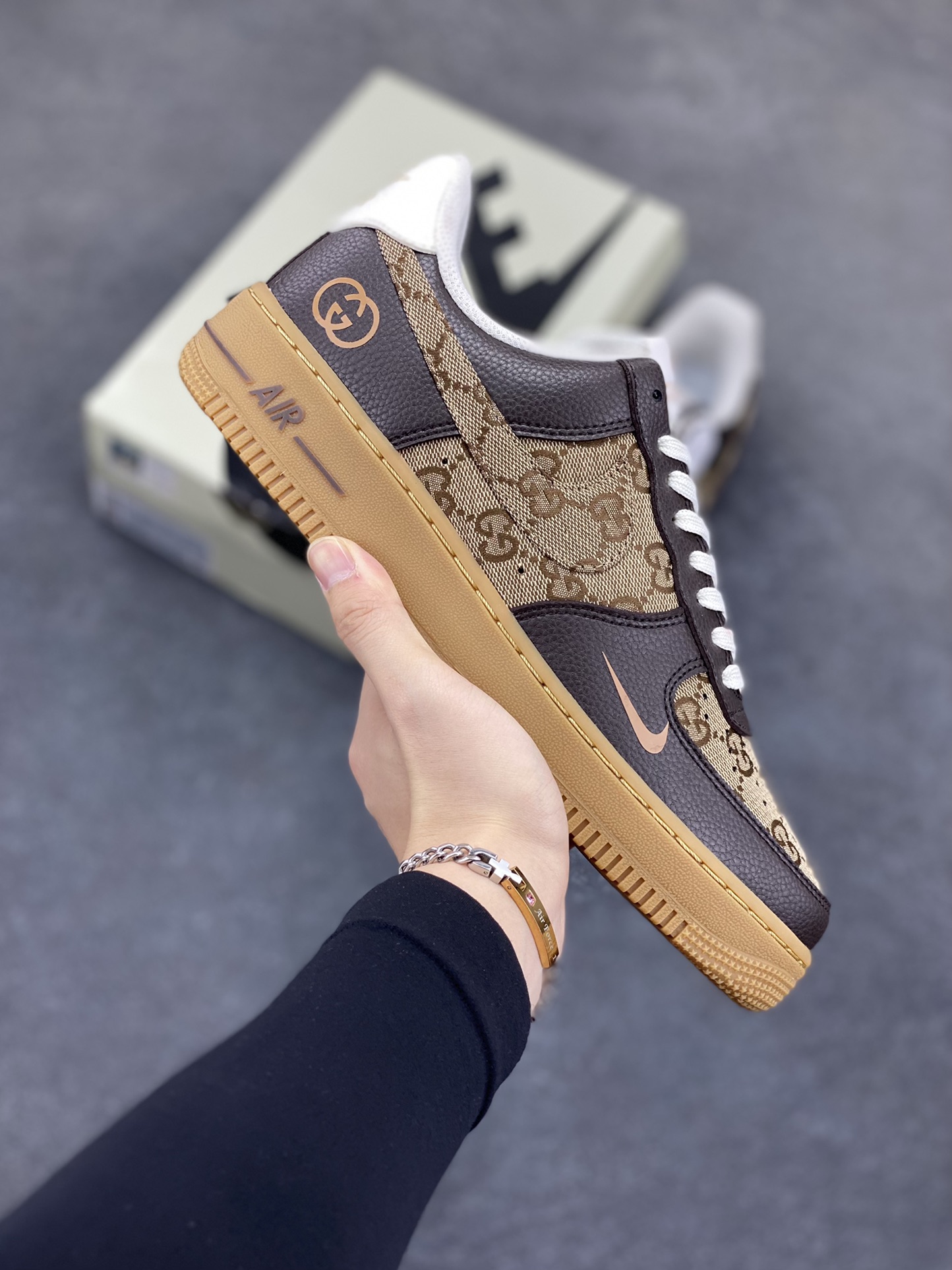 NIke Air Force 1 \'07 Low 古驰联名-咖啡棕生胶 空军一号低帮 运动鞋 休闲鞋 折边针车 工艺难度大 原楦头原纸板 原装鞋盒 定制五金配件 内置全掌气垫 原厂鞋底 货号：LW9279-004 尺码：36 36.5 37.5 38 38.5 39 40 40.5 41 42 42.5 43 44 44.5 45-选品中心