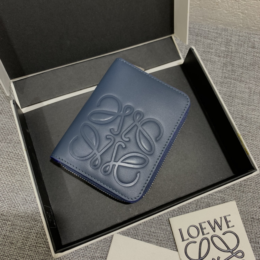 NO:672664,#zipper small card holder, made of classic calfskin, with credit card slots inside, exquisite and fashionable. Style number 3720, size 11*8.5, Loewe wallet, loewe, wallets, cowhide19860909#拉链小卡包,选用经典小牛皮制成,内有信用卡位,精致、时尚.款号3720 尺寸11*8.5,罗意威钱包,loewe,wallets,cowhide,欧美剧
